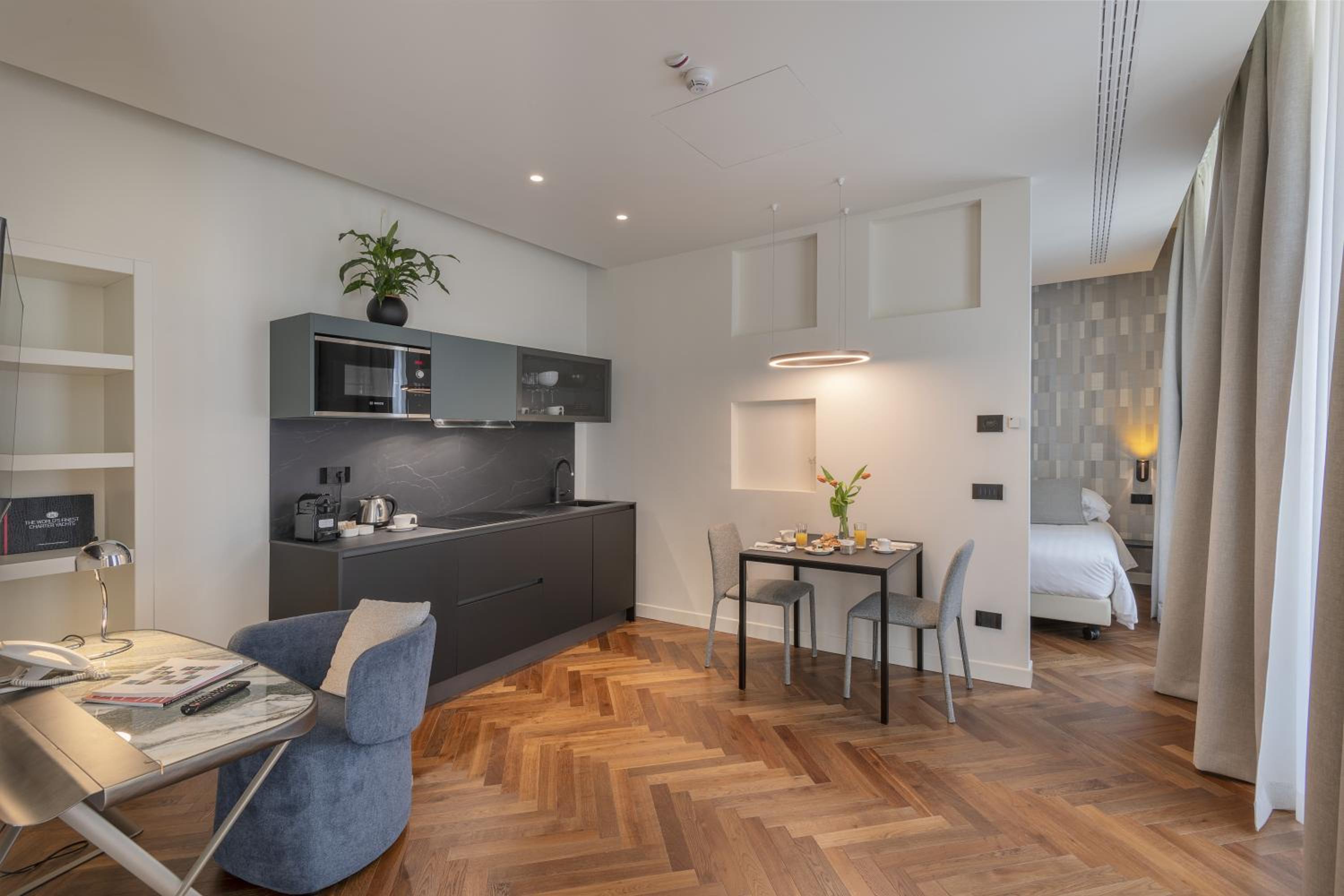 Deluxe Apartment thumbnail 5