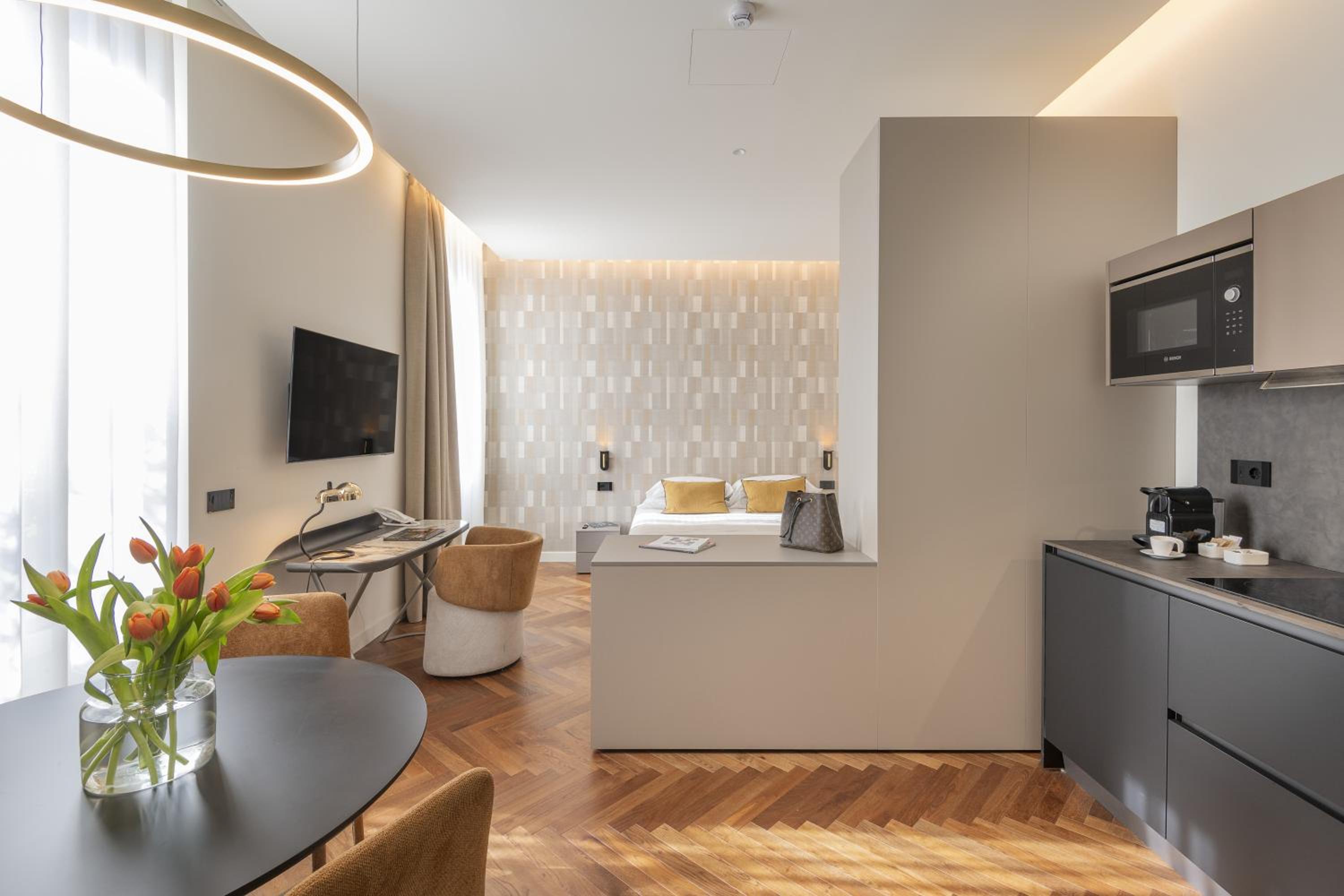 Deluxe Apartment