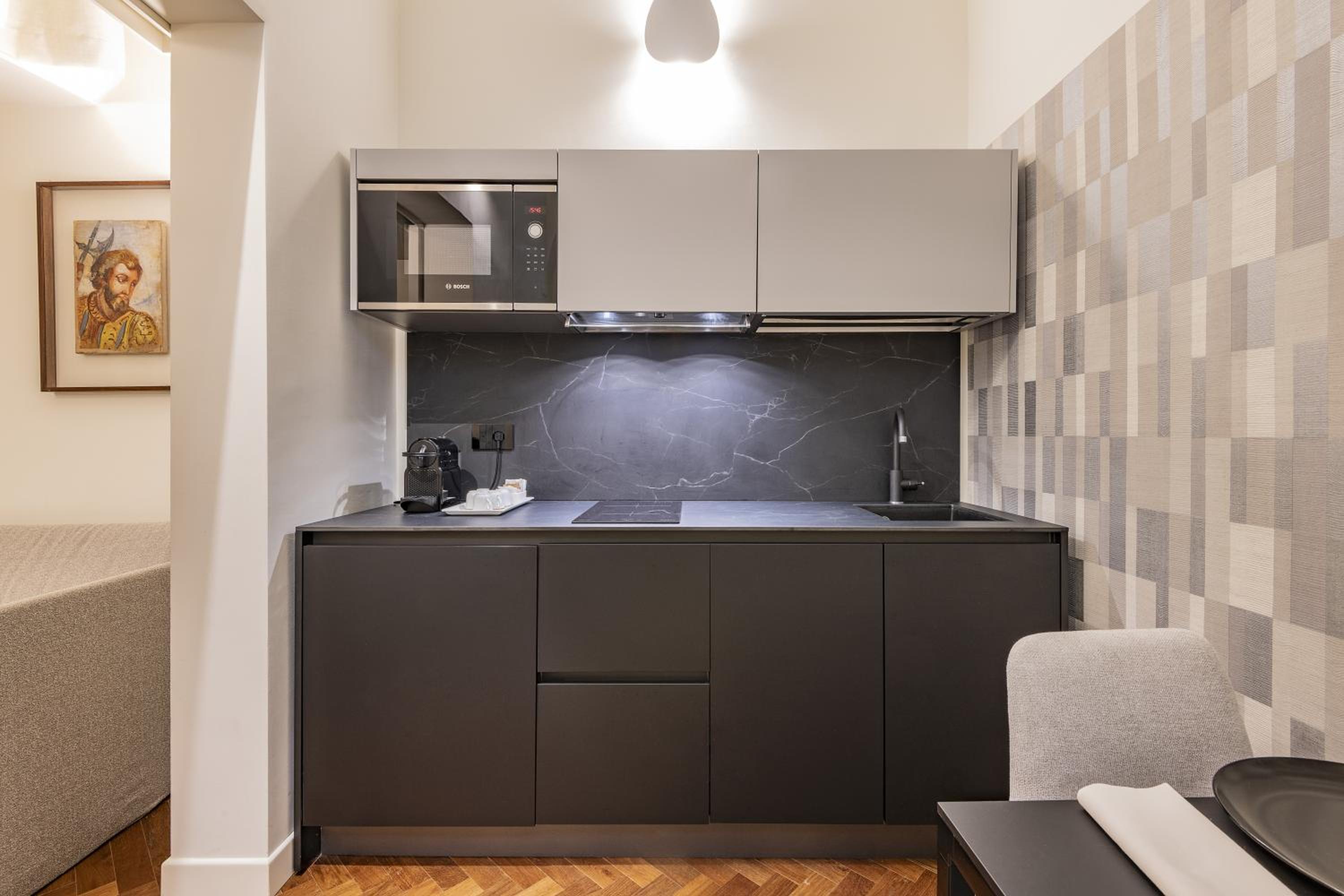 Deluxe Apartment thumbnail 6