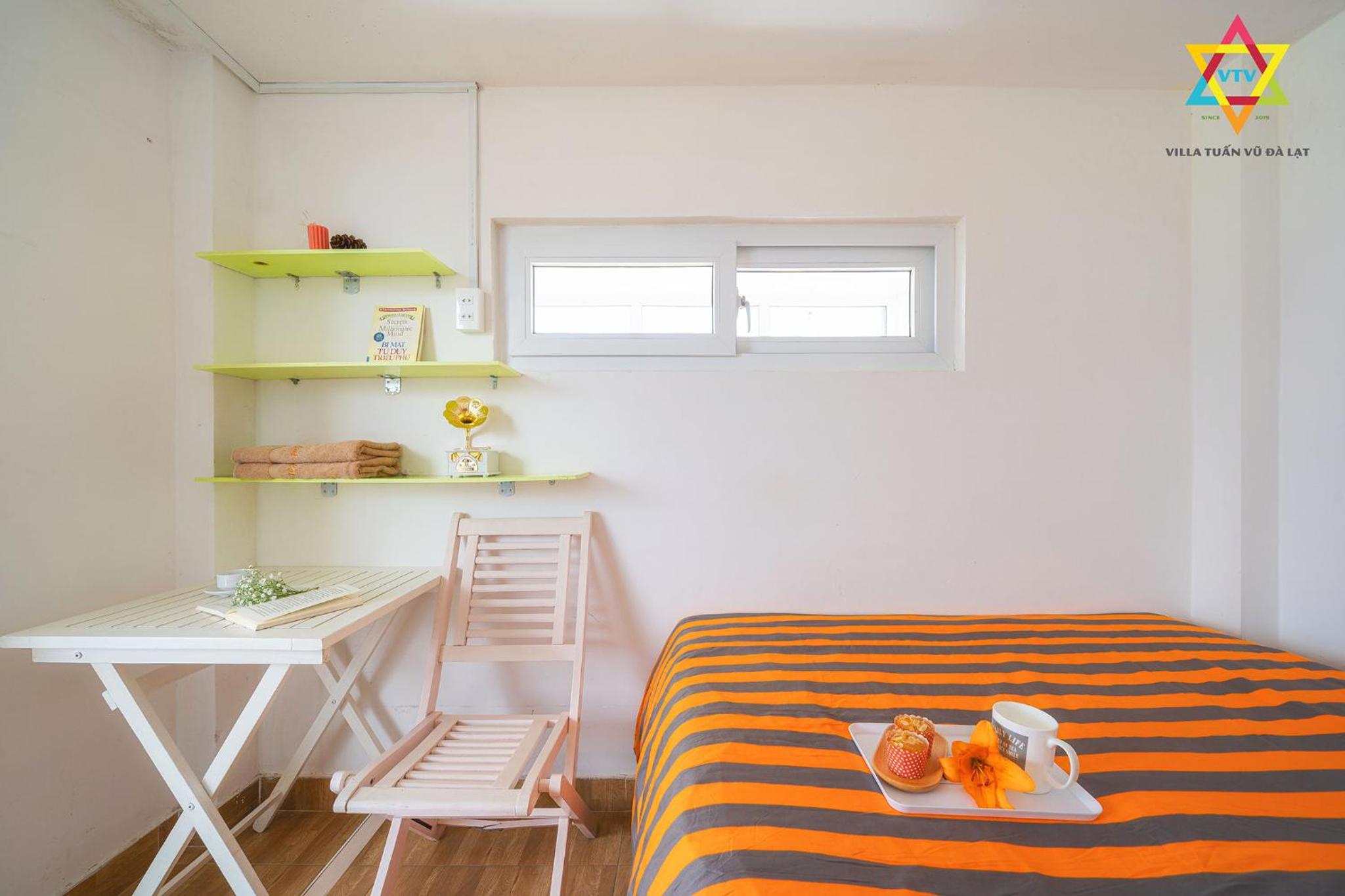 Standard Double Room with Shared Bathroom
