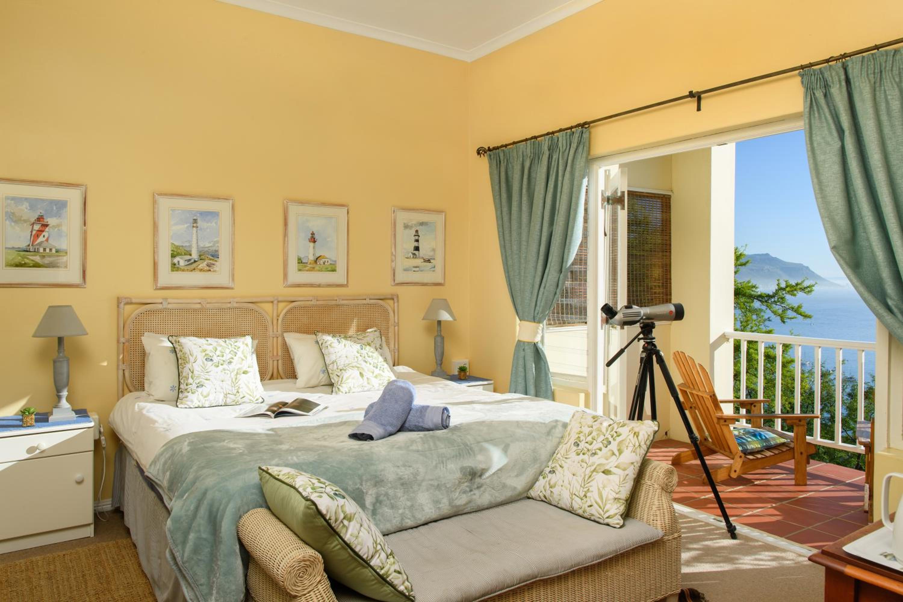 Deluxe King Room photo 2