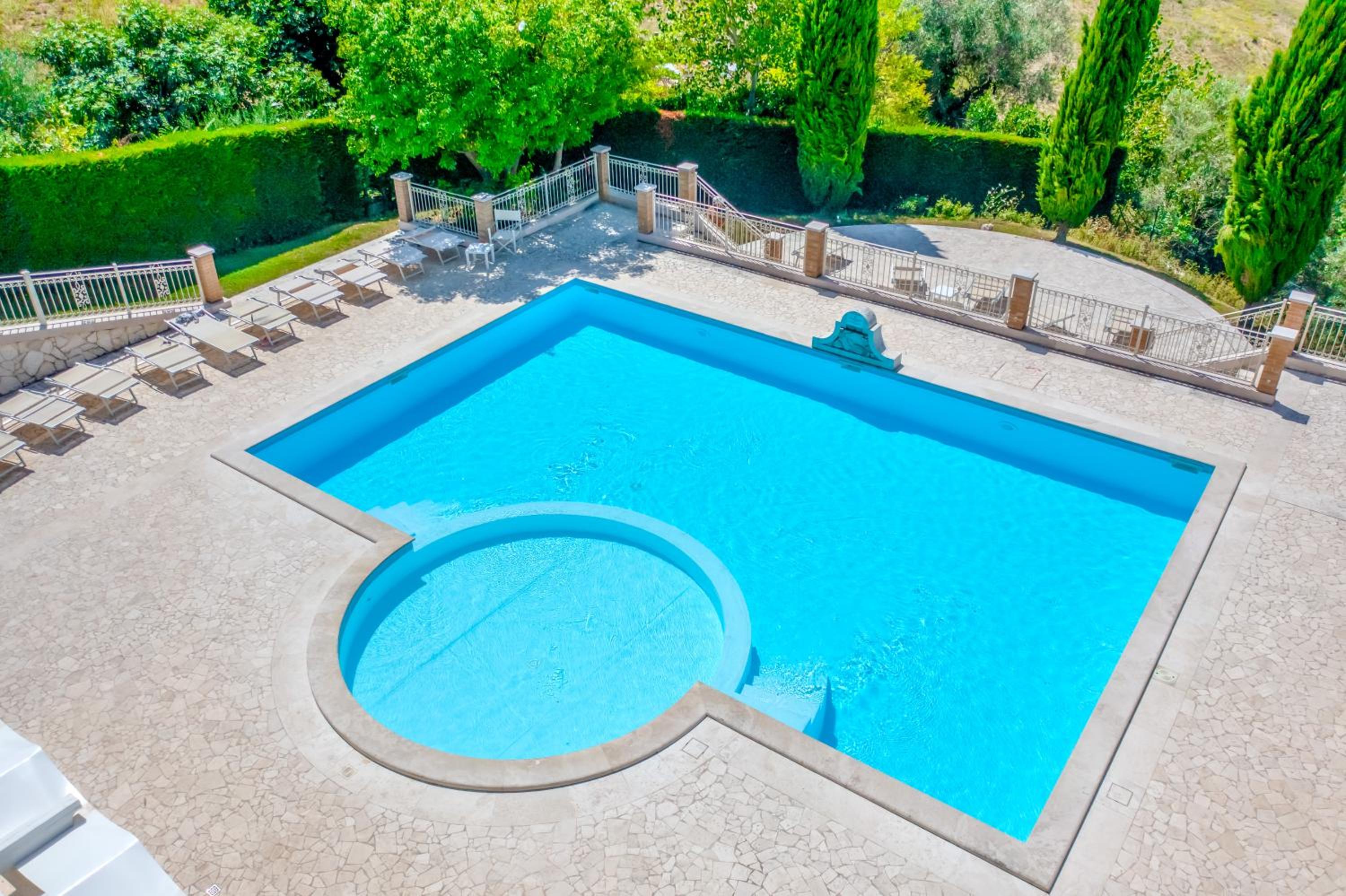 Junior Suite with Pool View