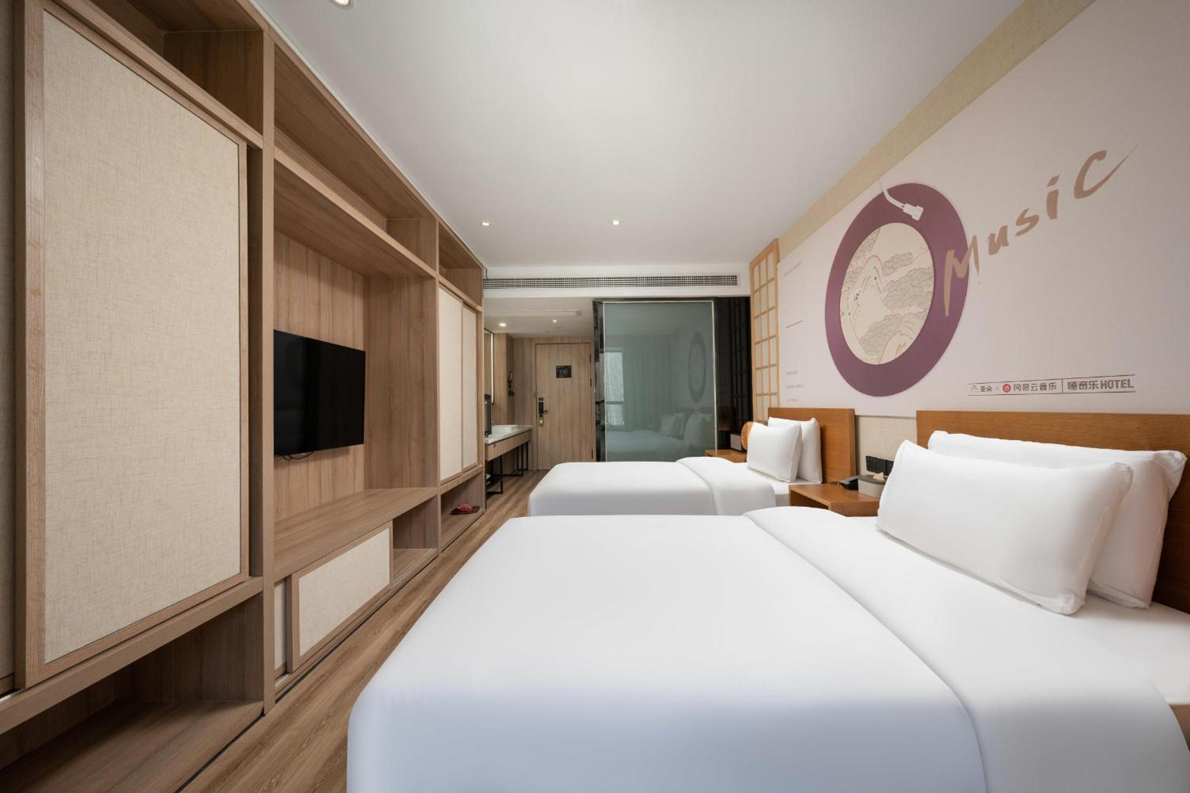 Twin Room with Theme photo 2
