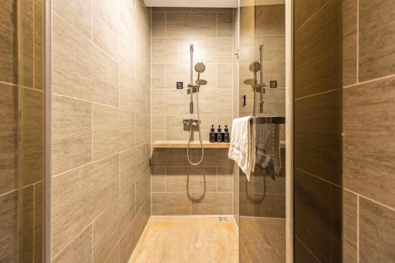 Superior Twin Room - Photo 2