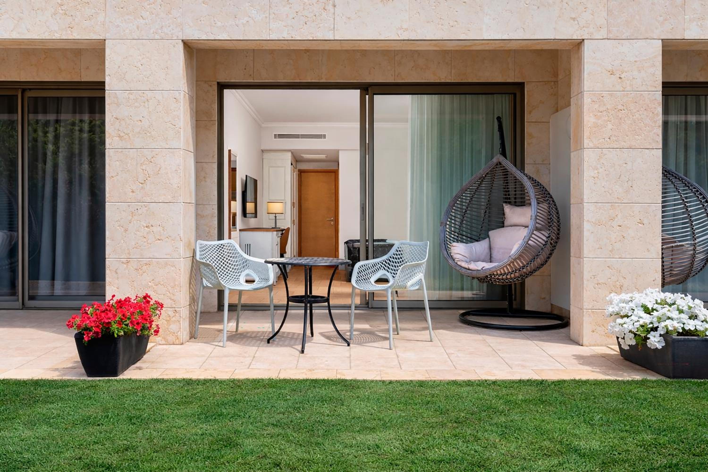 Deluxe Garden Room photo 2