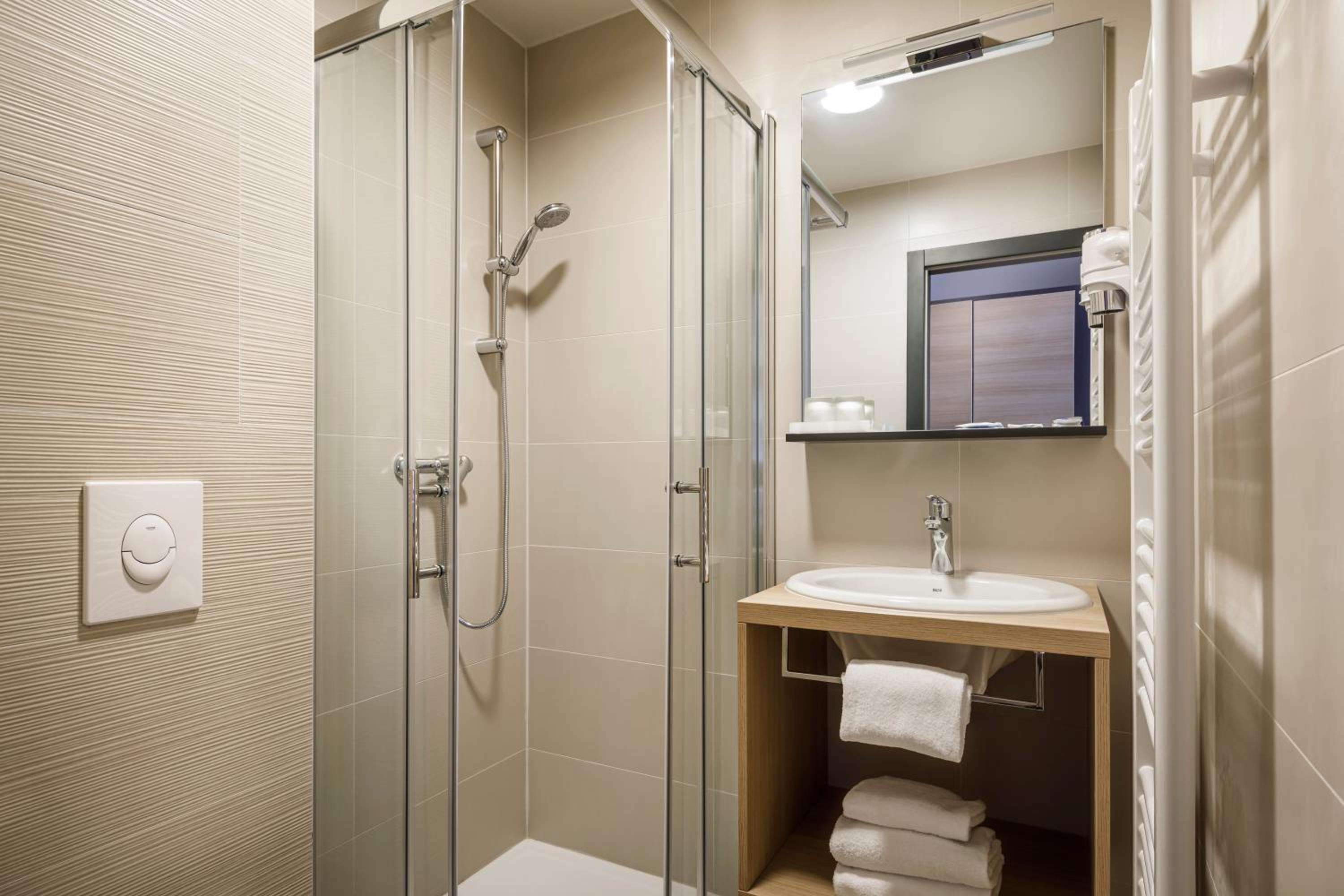 Economy Double Room - Photo 5