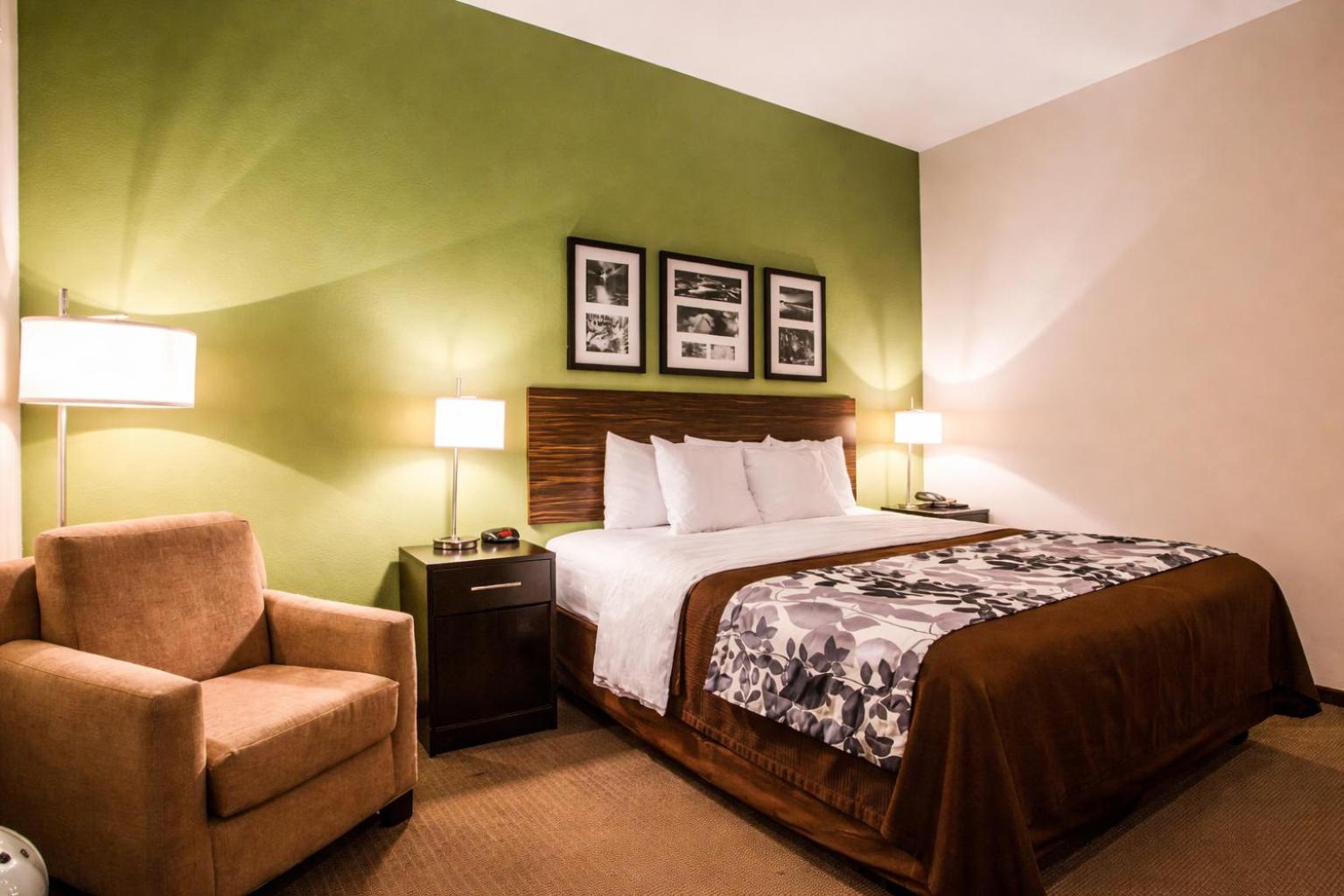 King Room - Accessible/Non-Smoking - Photo 1