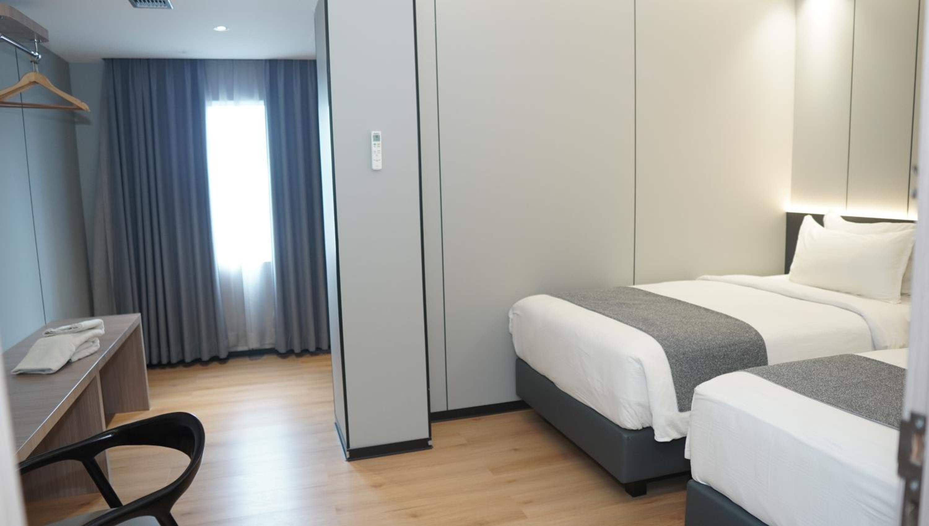 Deluxe Twin Room photo 3