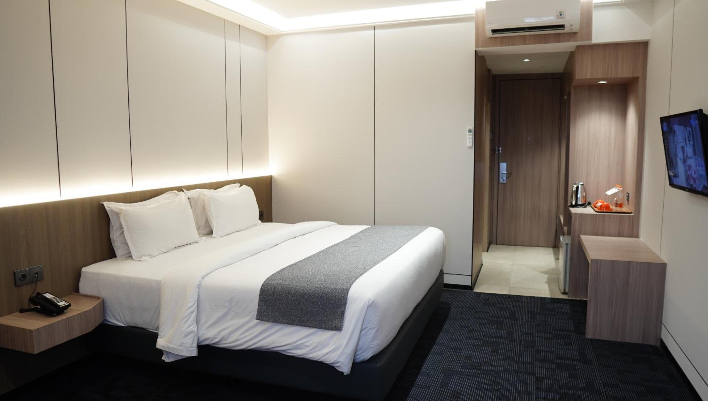 Large Double Room photo 2
