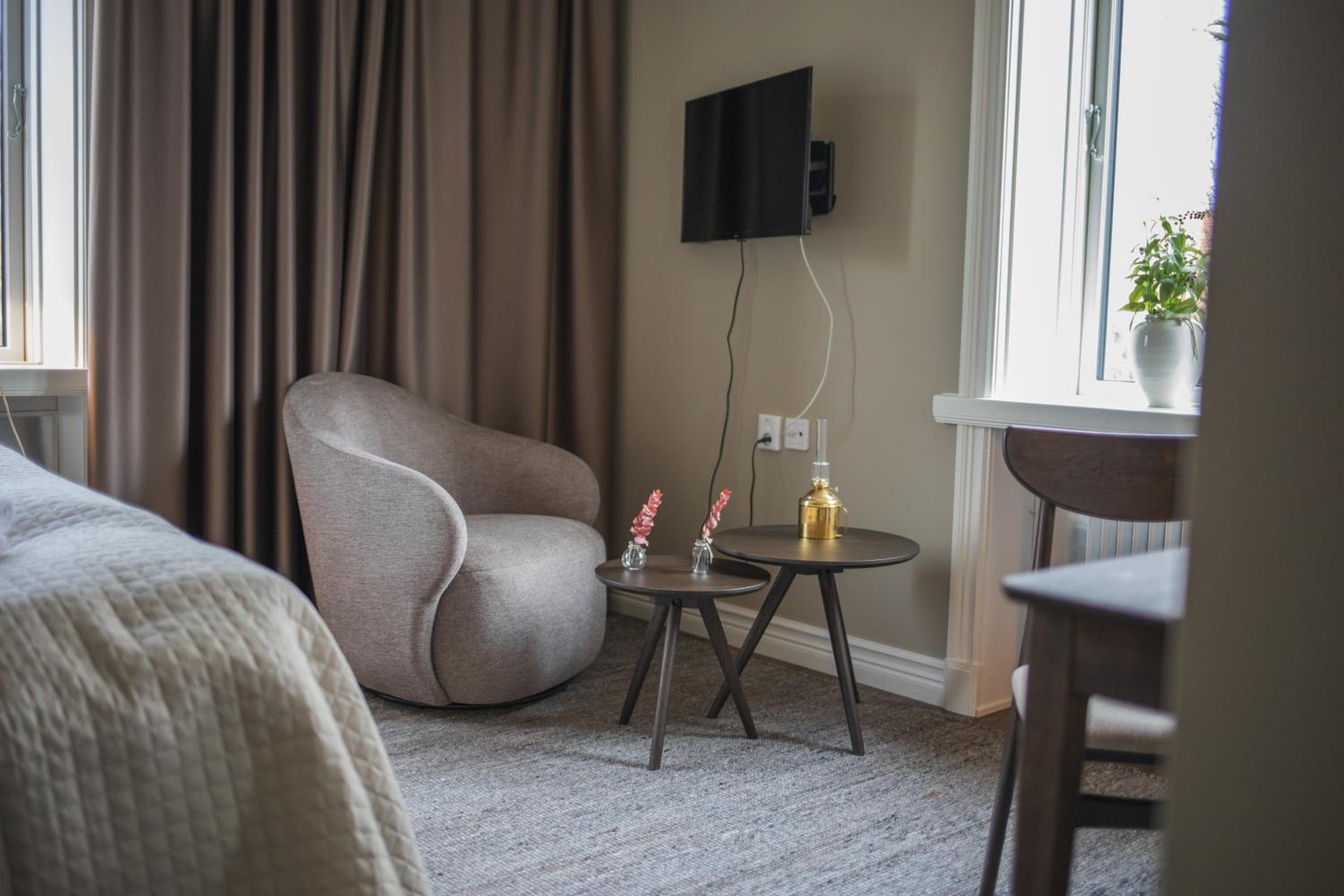 Double Room with Shared Bathroom photo 3