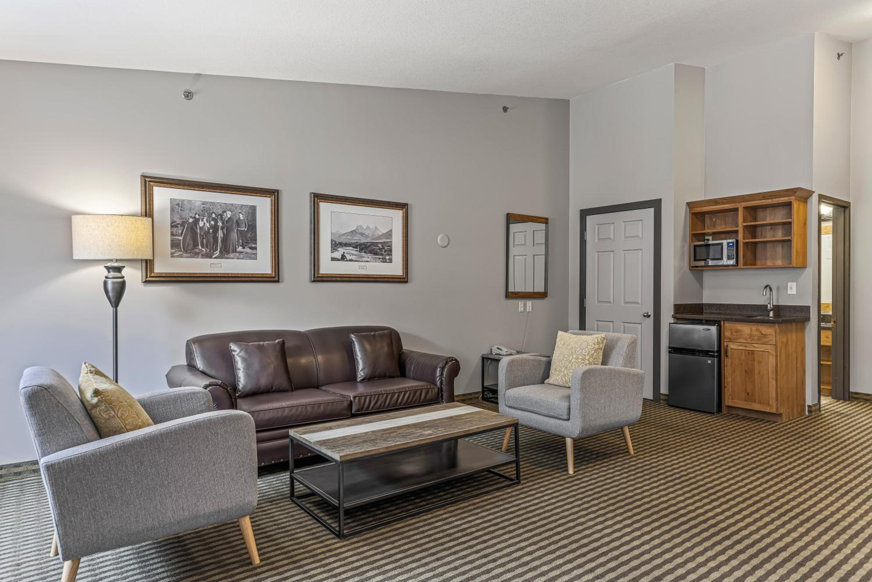 King Suite with Spa Bath photo 2