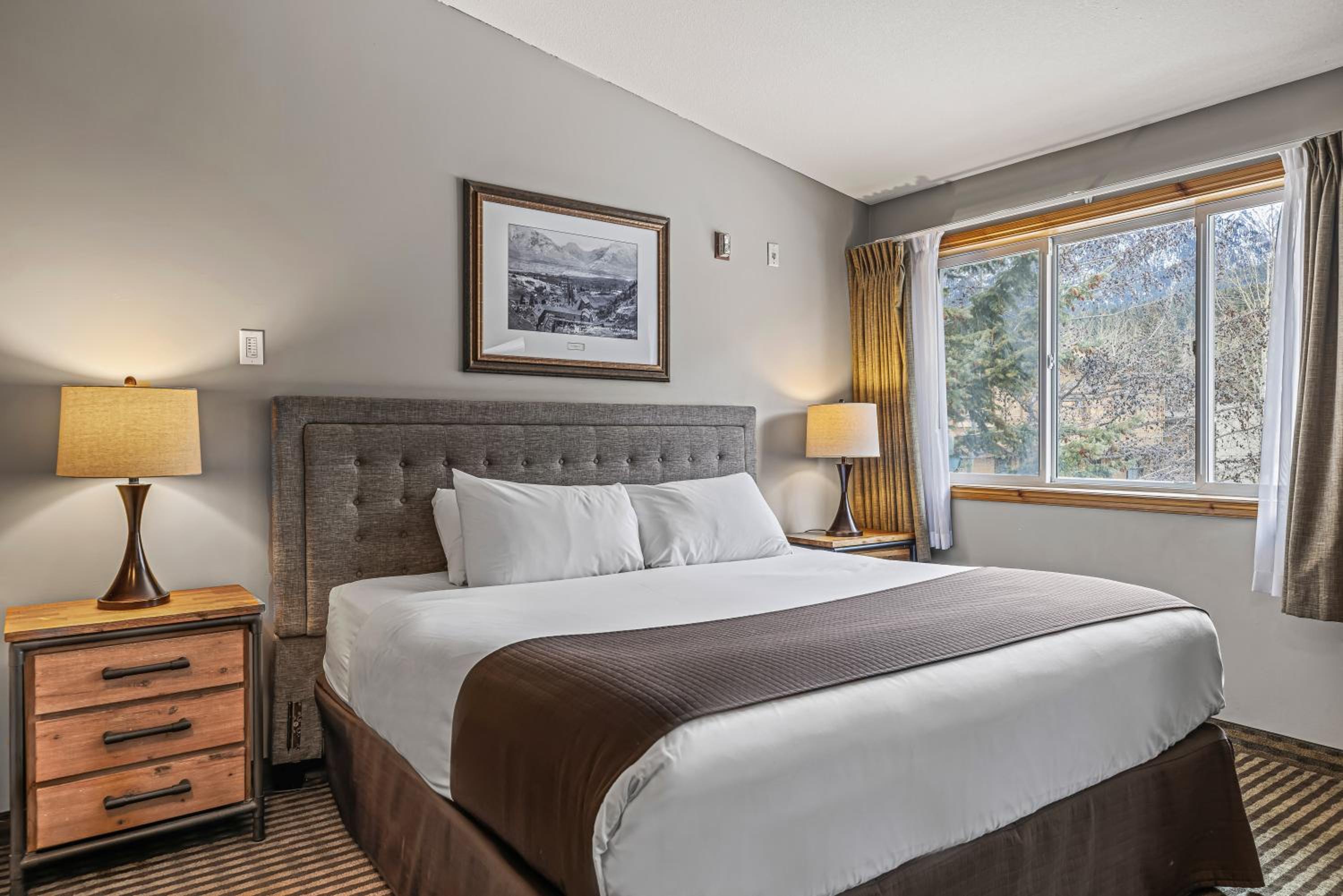 King Suite with Spa Bath photo 3