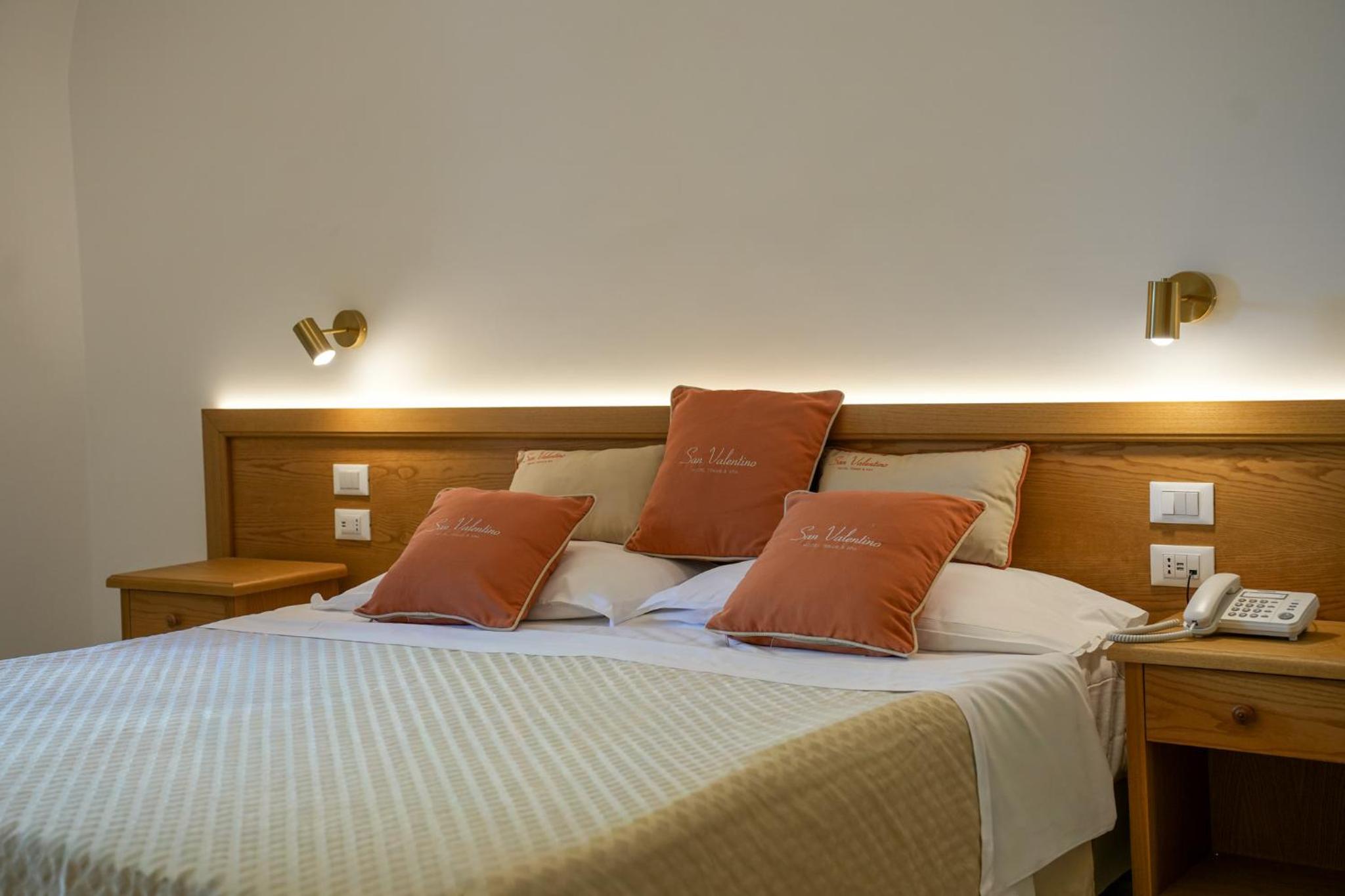 Deluxe Room - Photo 3