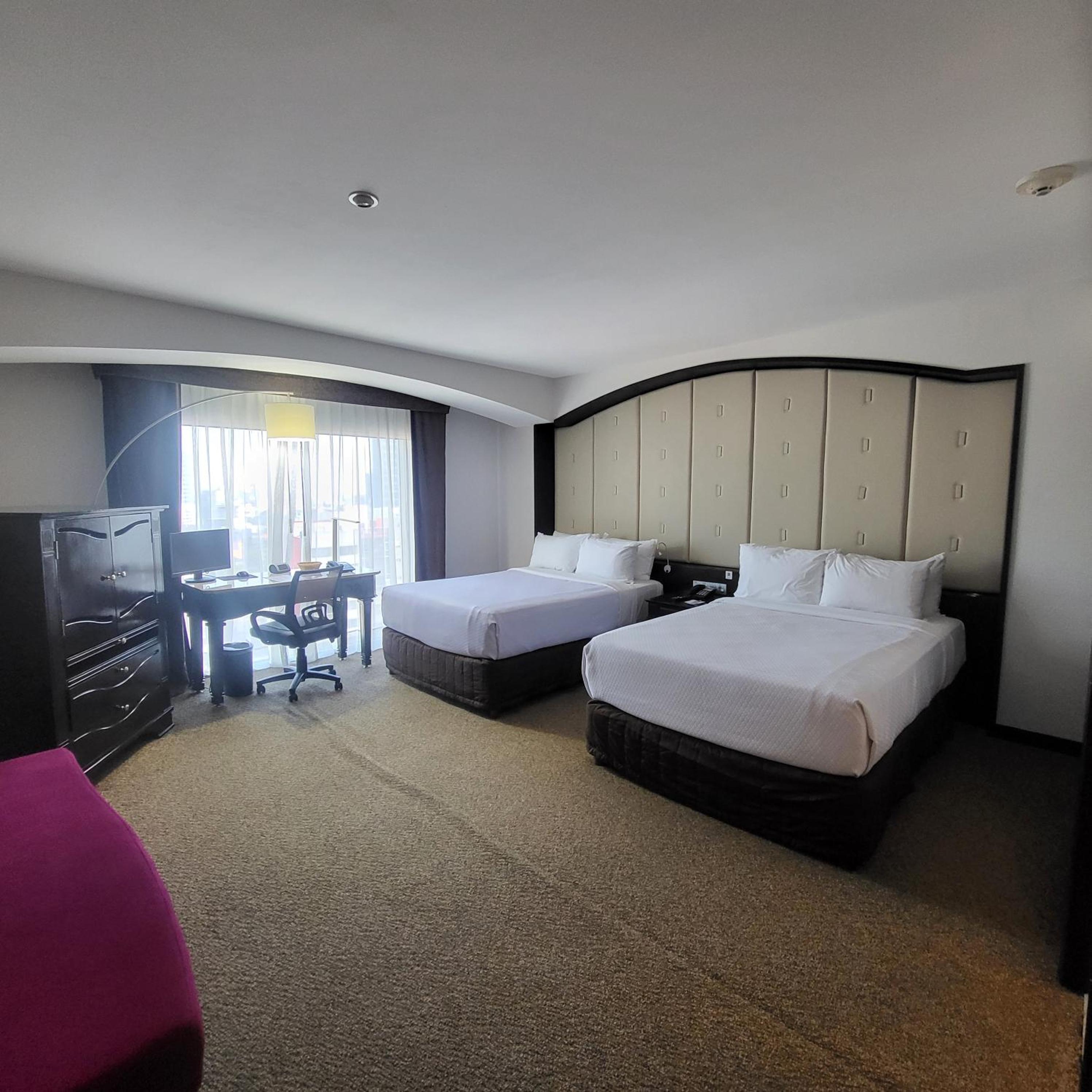 Double Room with Two Double Beds - Non-Smoking photo 1