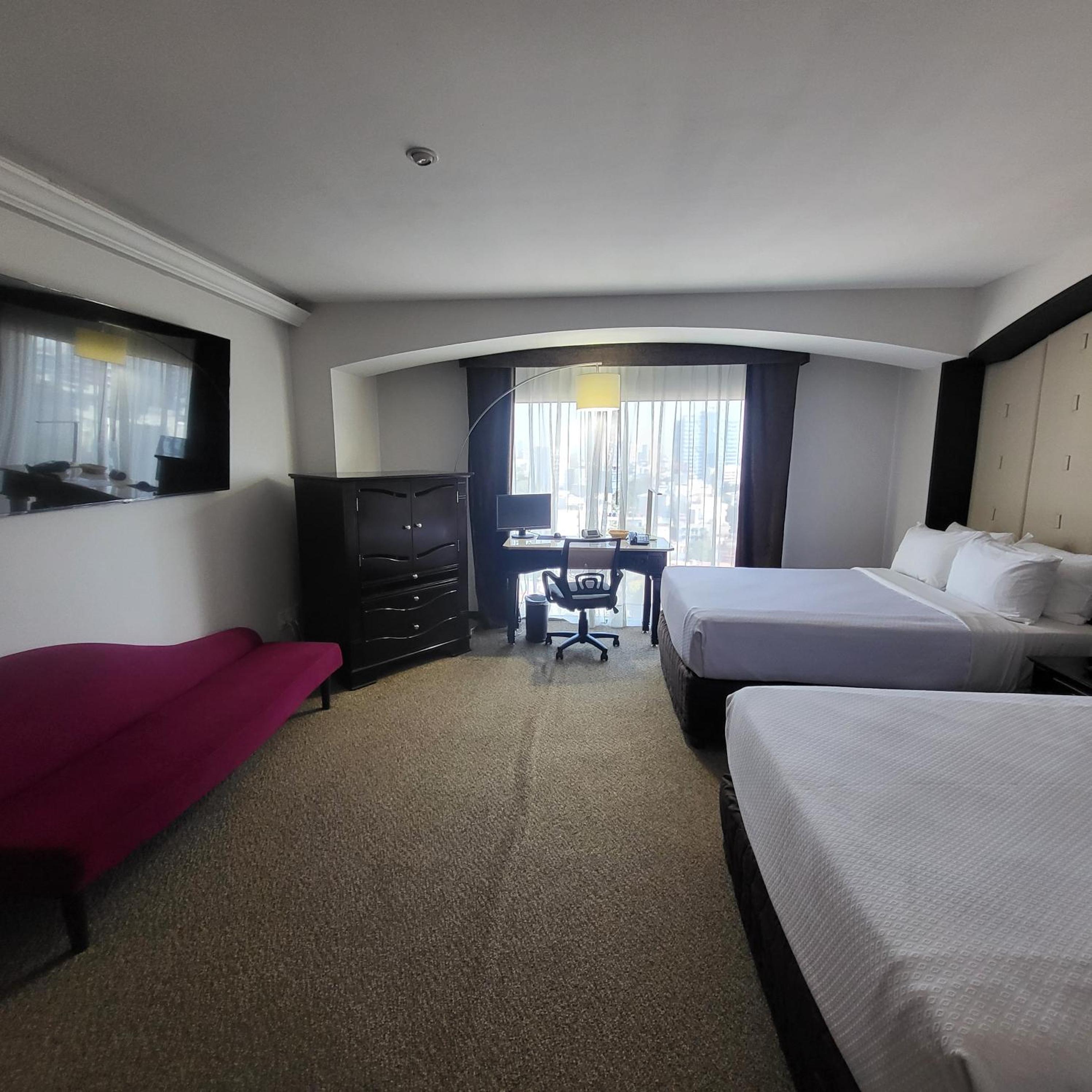 Double Room with Two Double Beds - Non-Smoking photo 3