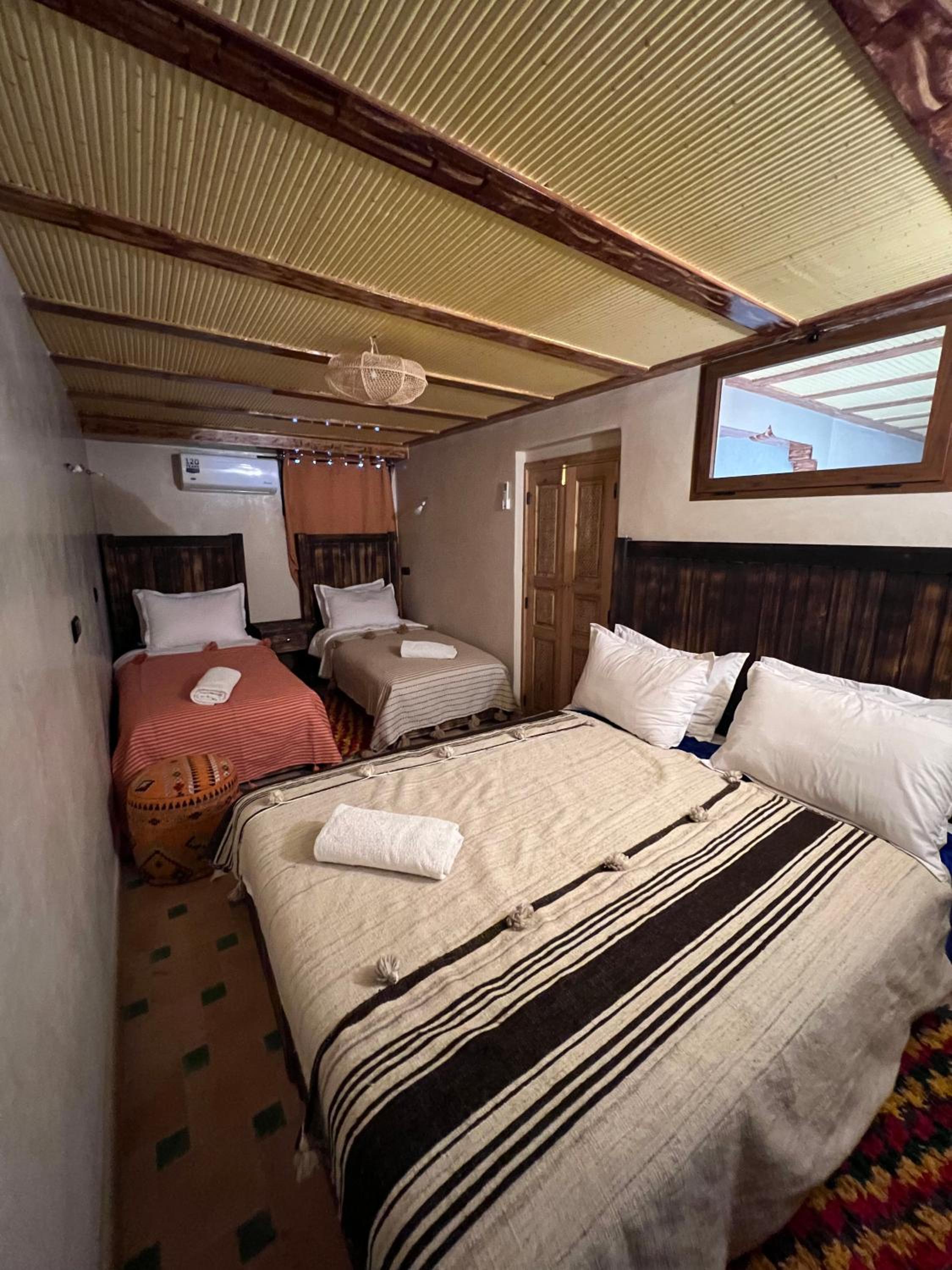 Economy Quadruple Room photo 2