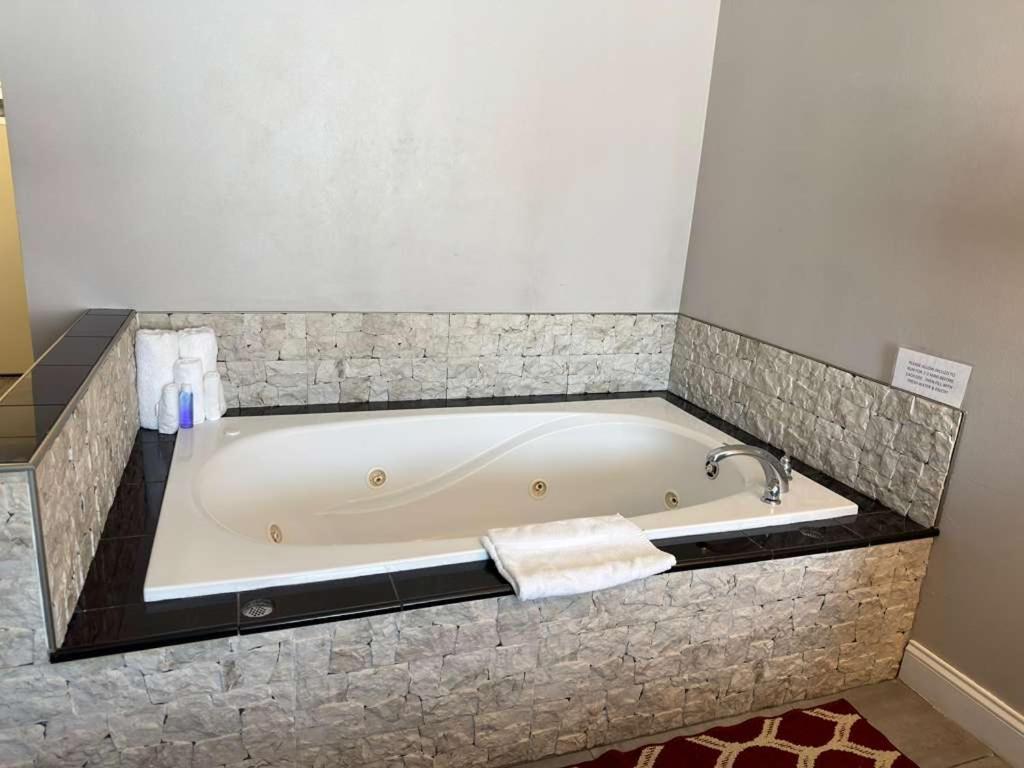 Superior King Suite - Non-Smoking - Photo 1