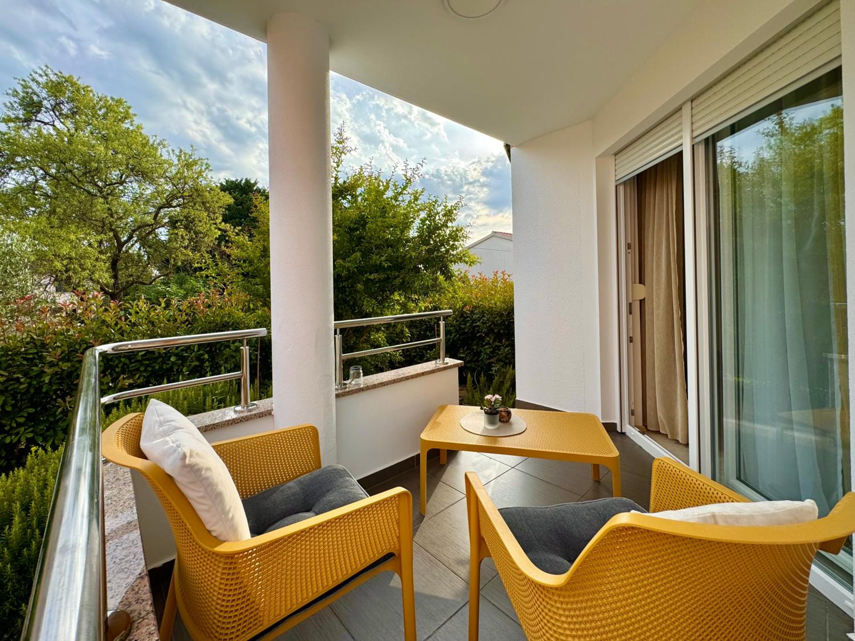 One-Bedroom Apartment with Terrace