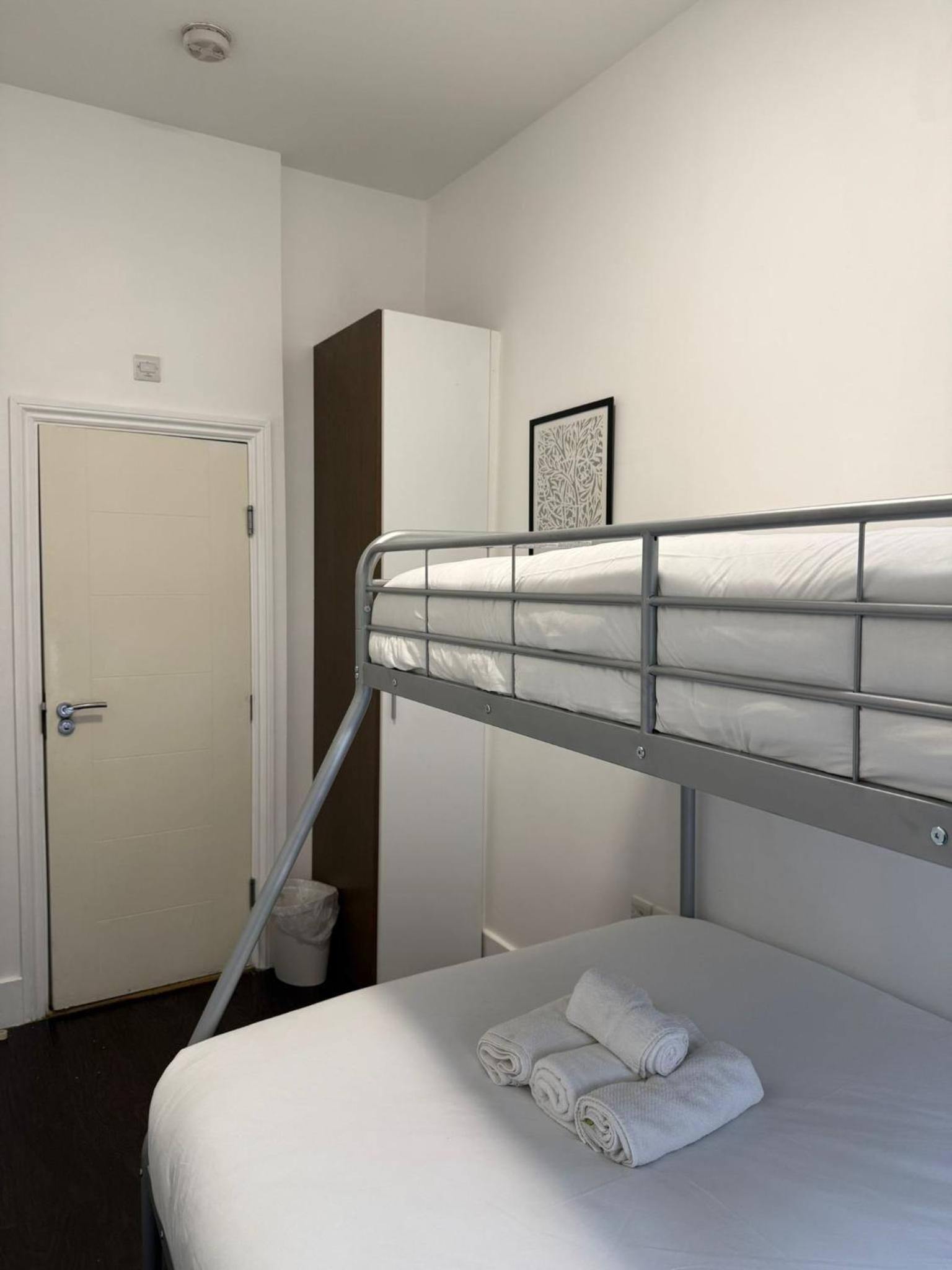 Deluxe Room (2 Adults + 1 Child) photo 3