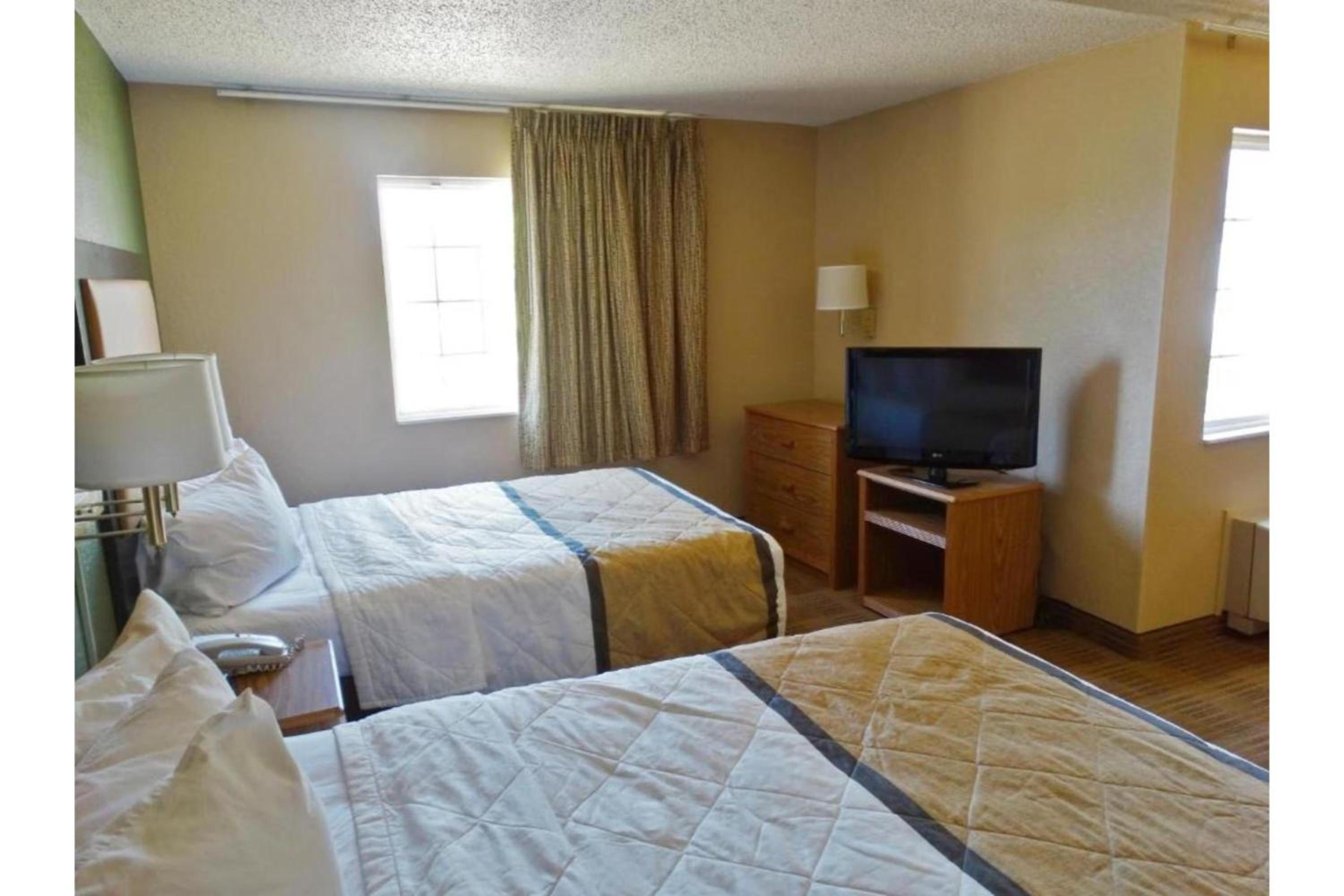 2 Full Beds | Non-Smoking, Kitchen - Photo 6