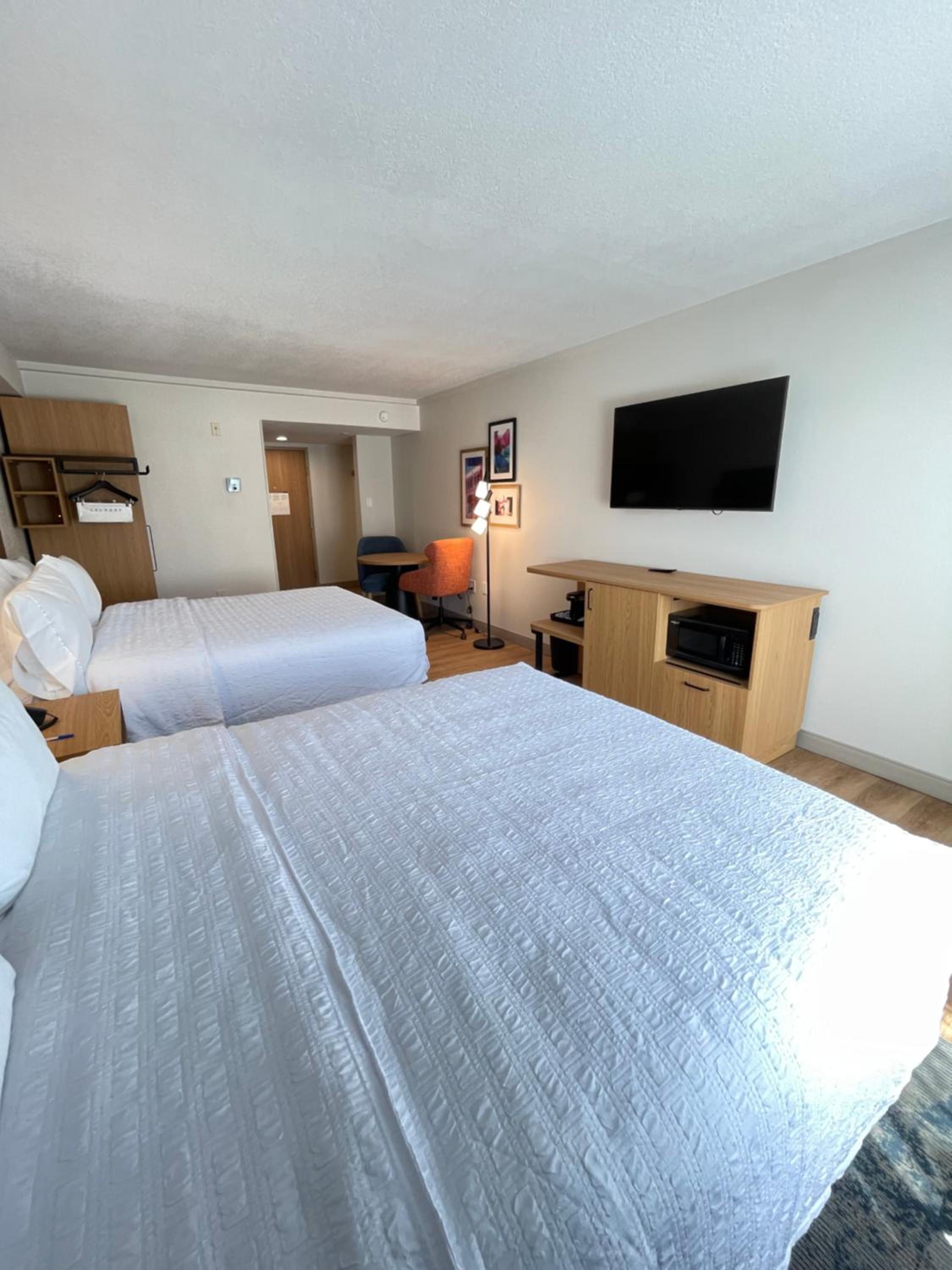 Queen Room with Two Queen Beds - Photo 3