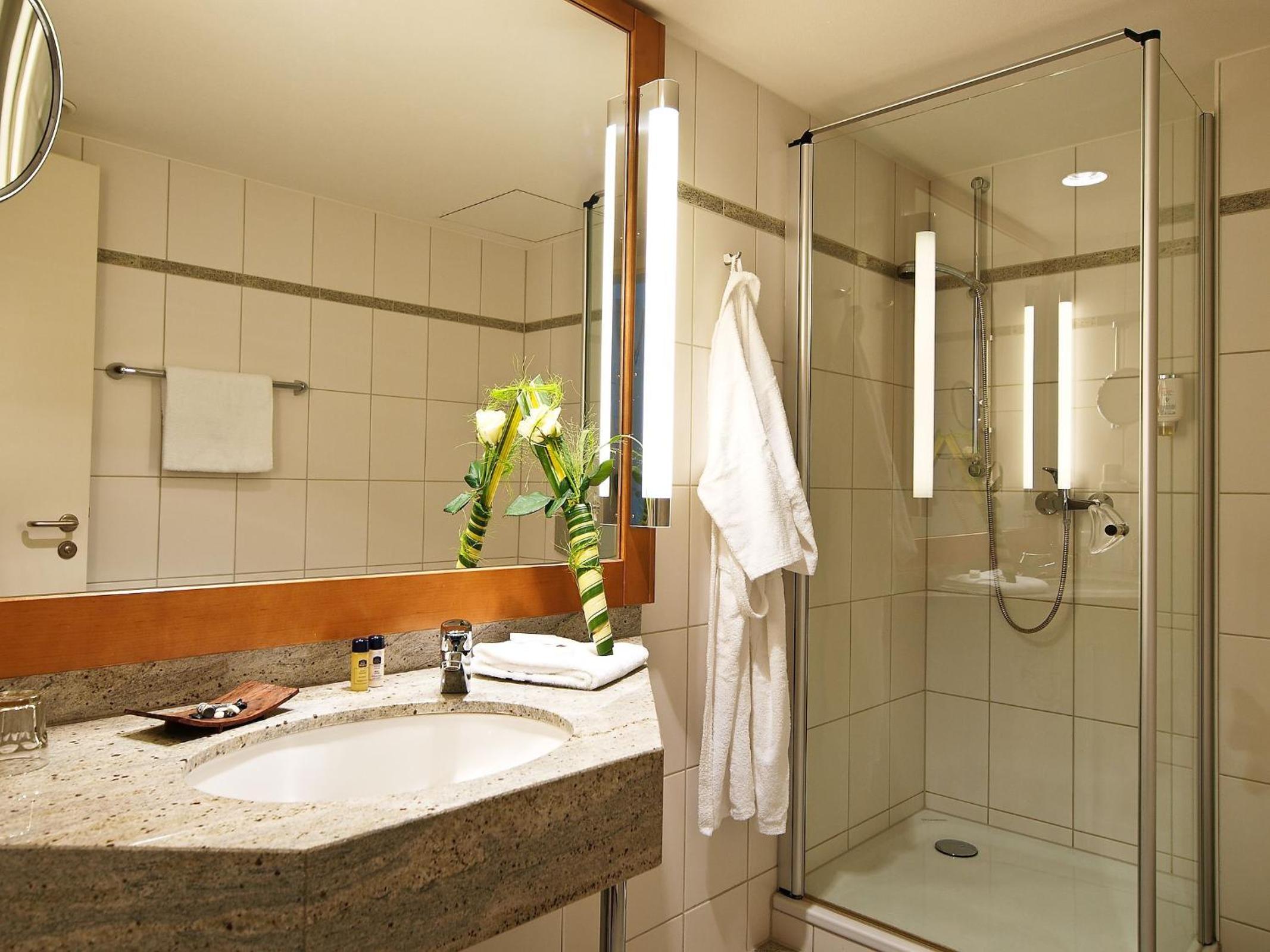 Comfort Queen Room - Photo 5