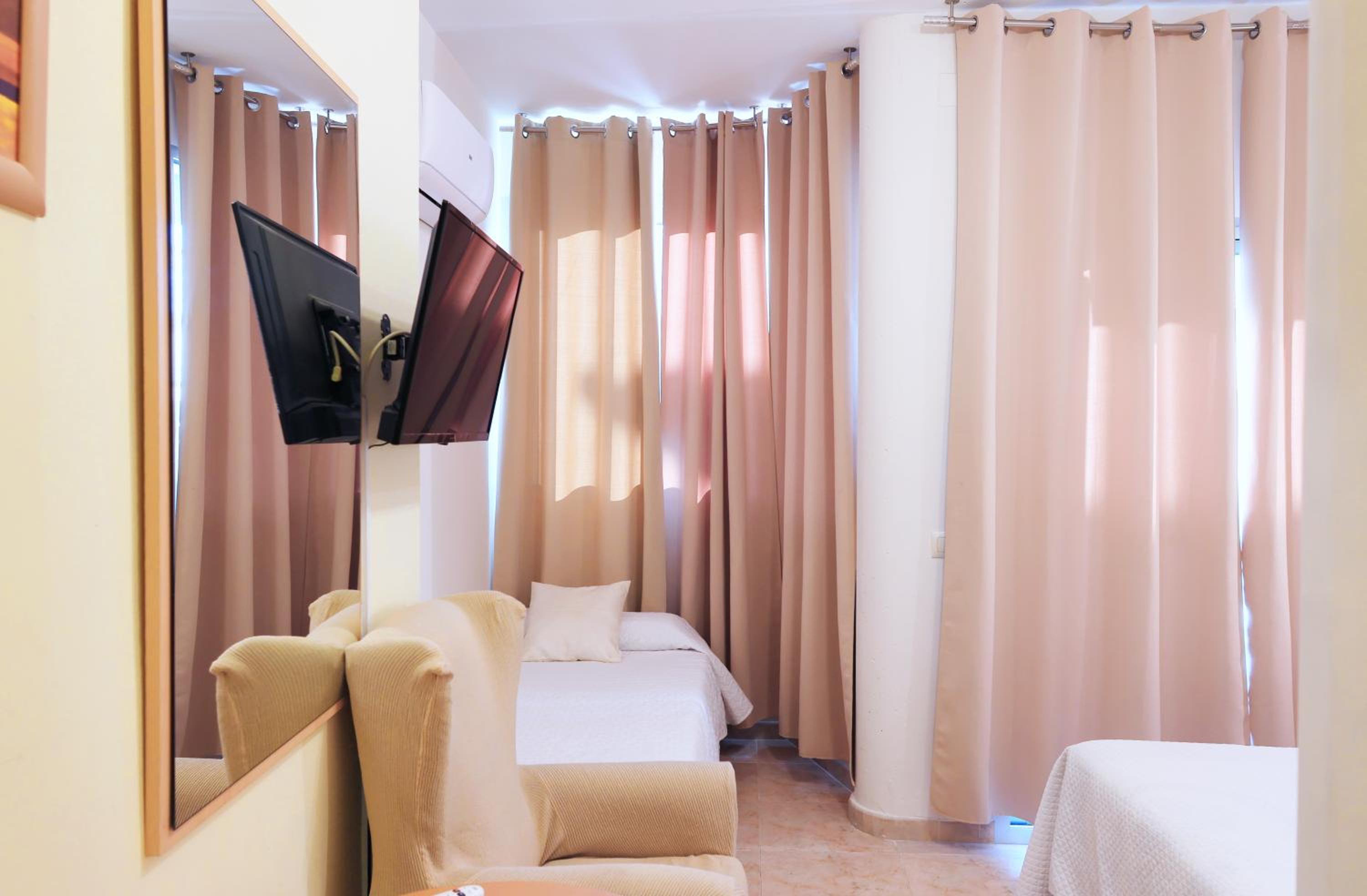 Quadruple Room with Balcony photo 1