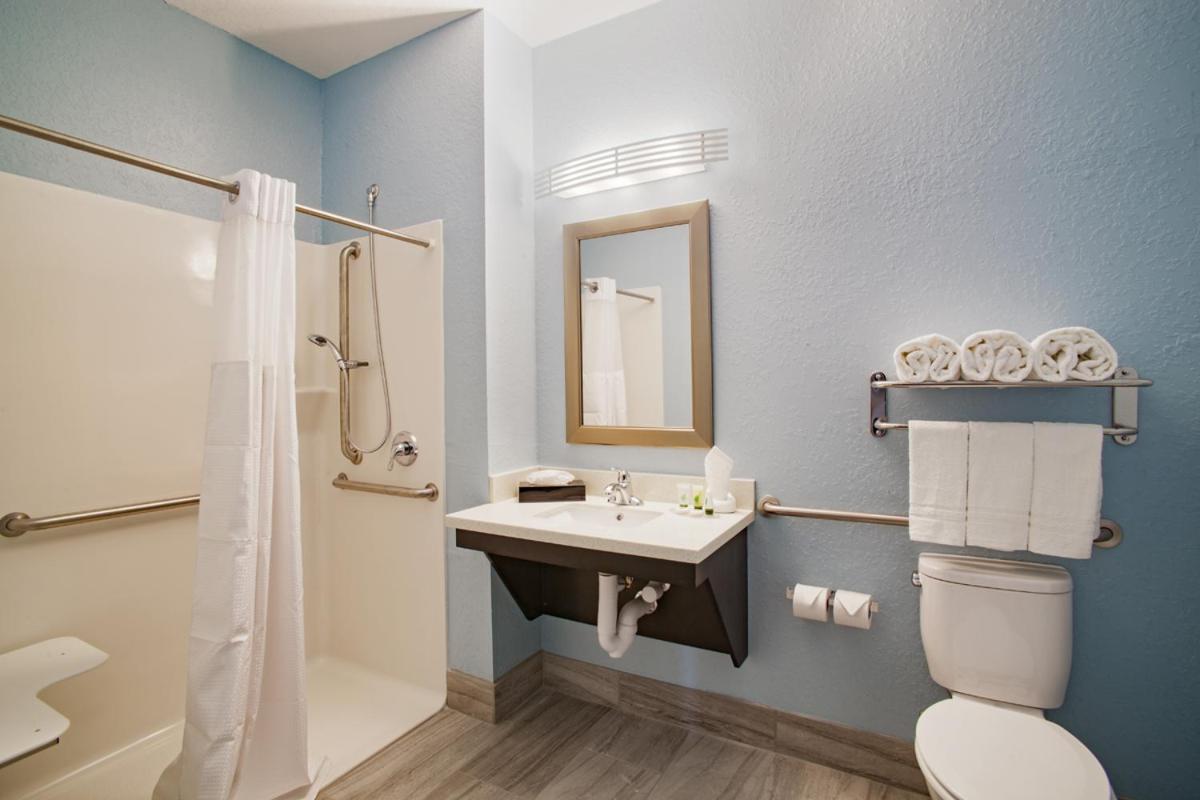 King Room - Disability Access photo 3