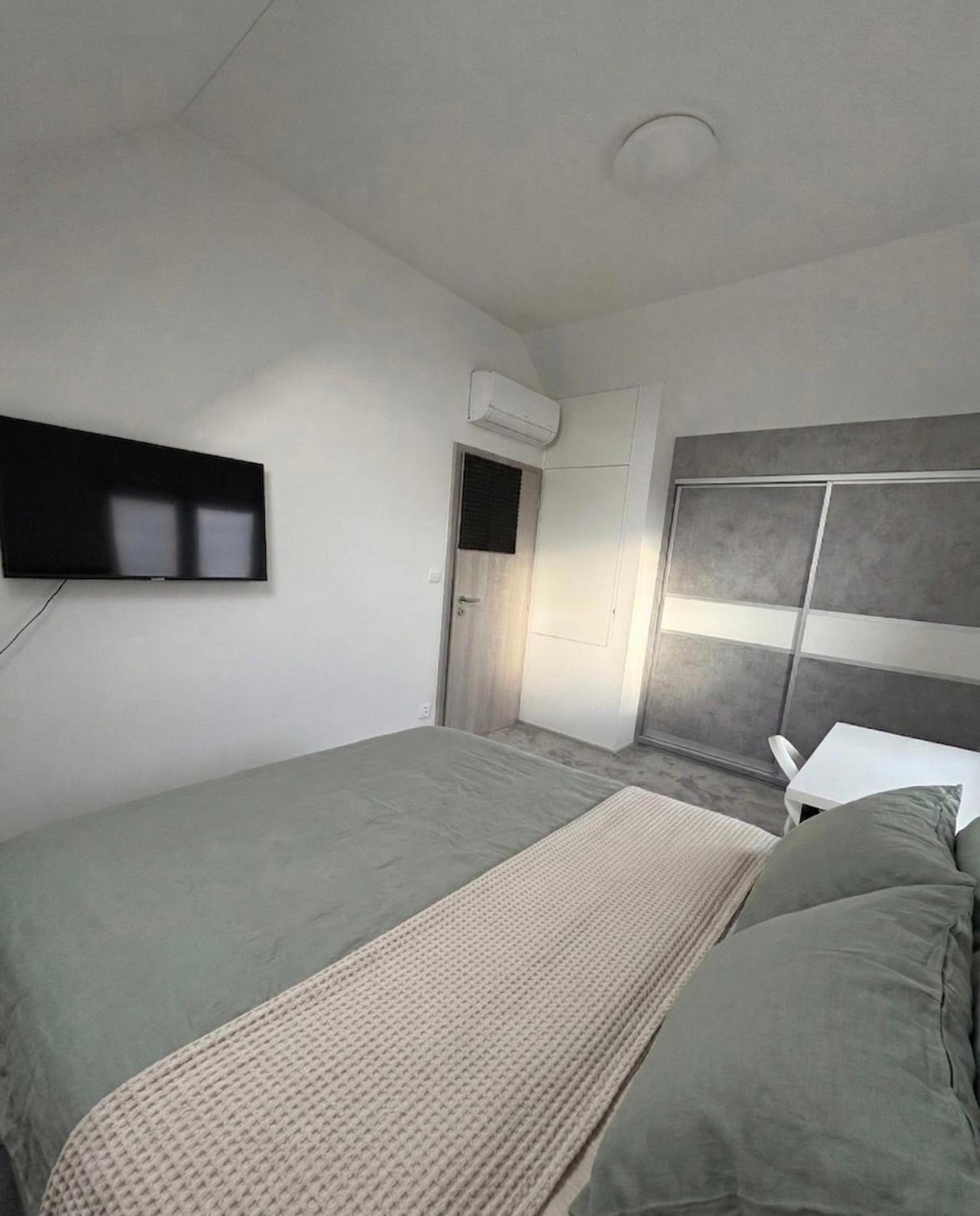 Standard Apartment photo 3