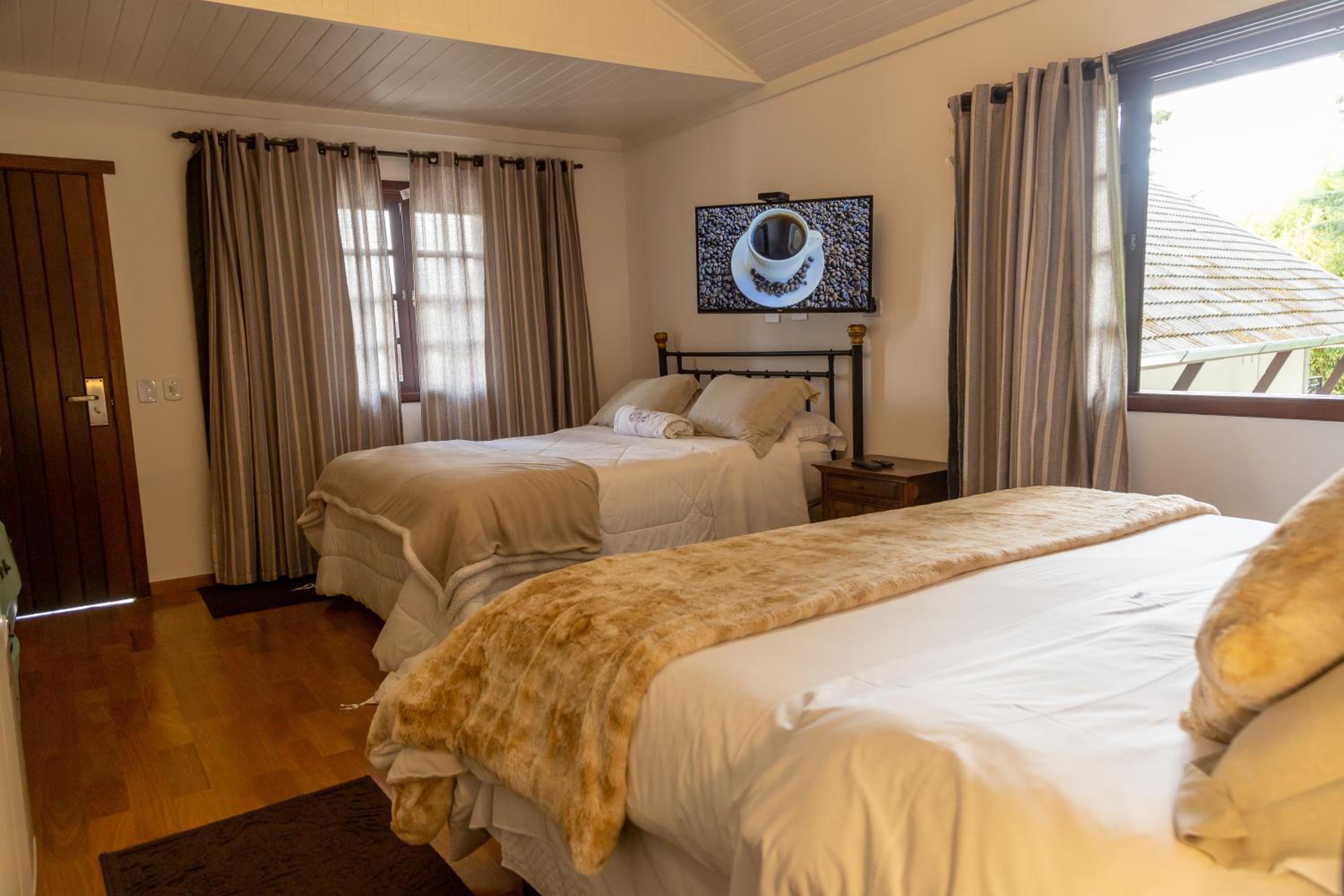 Triple Room with Mountain View