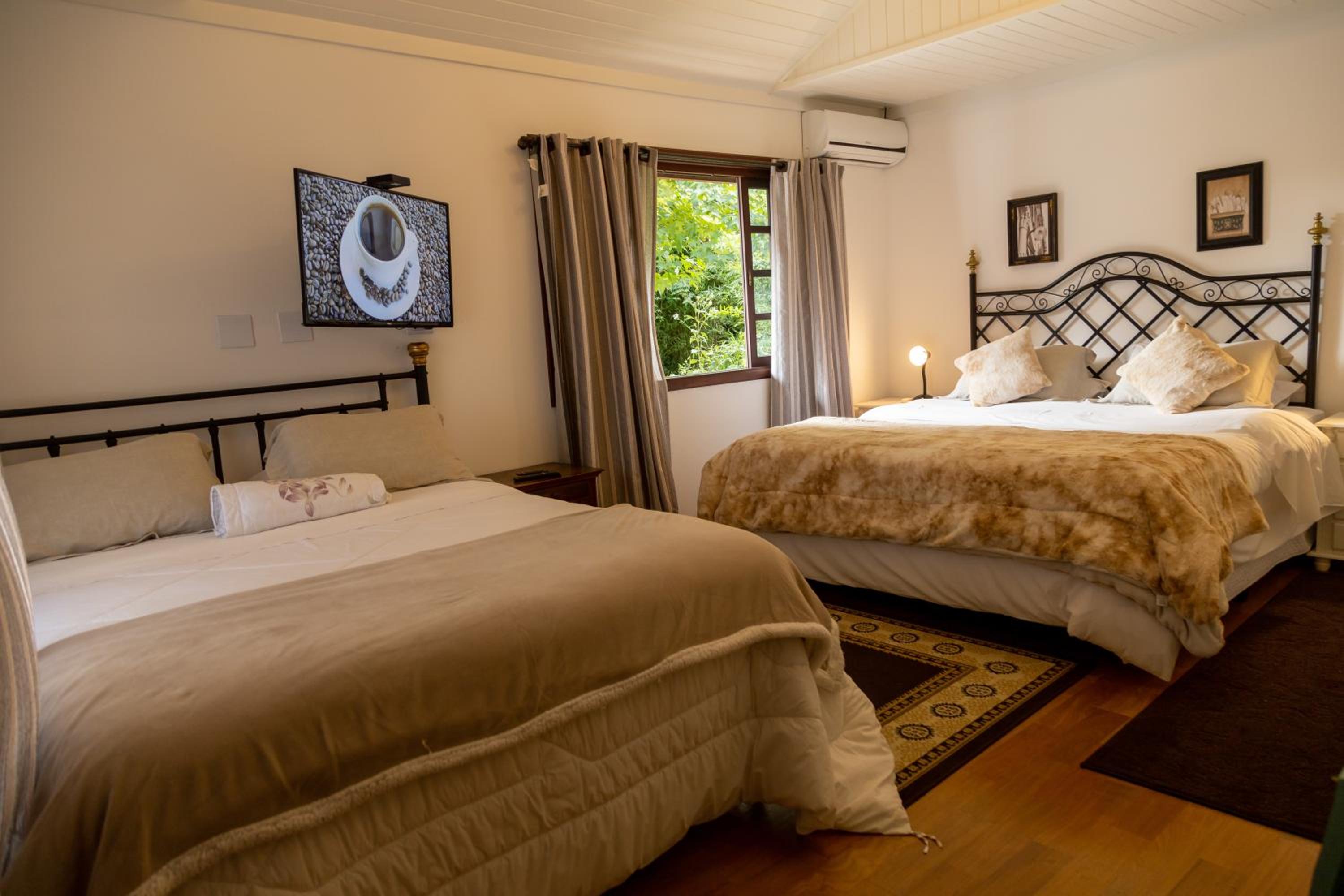 Triple Room with Mountain View thumbnail 6