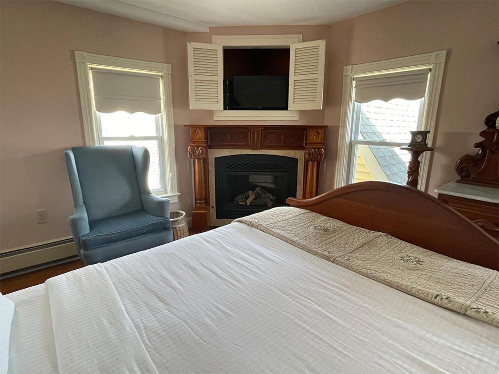 Family Room photo 2