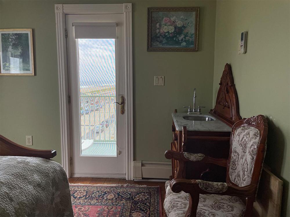 Deluxe Double Room with Balcony and Sea View photo 2