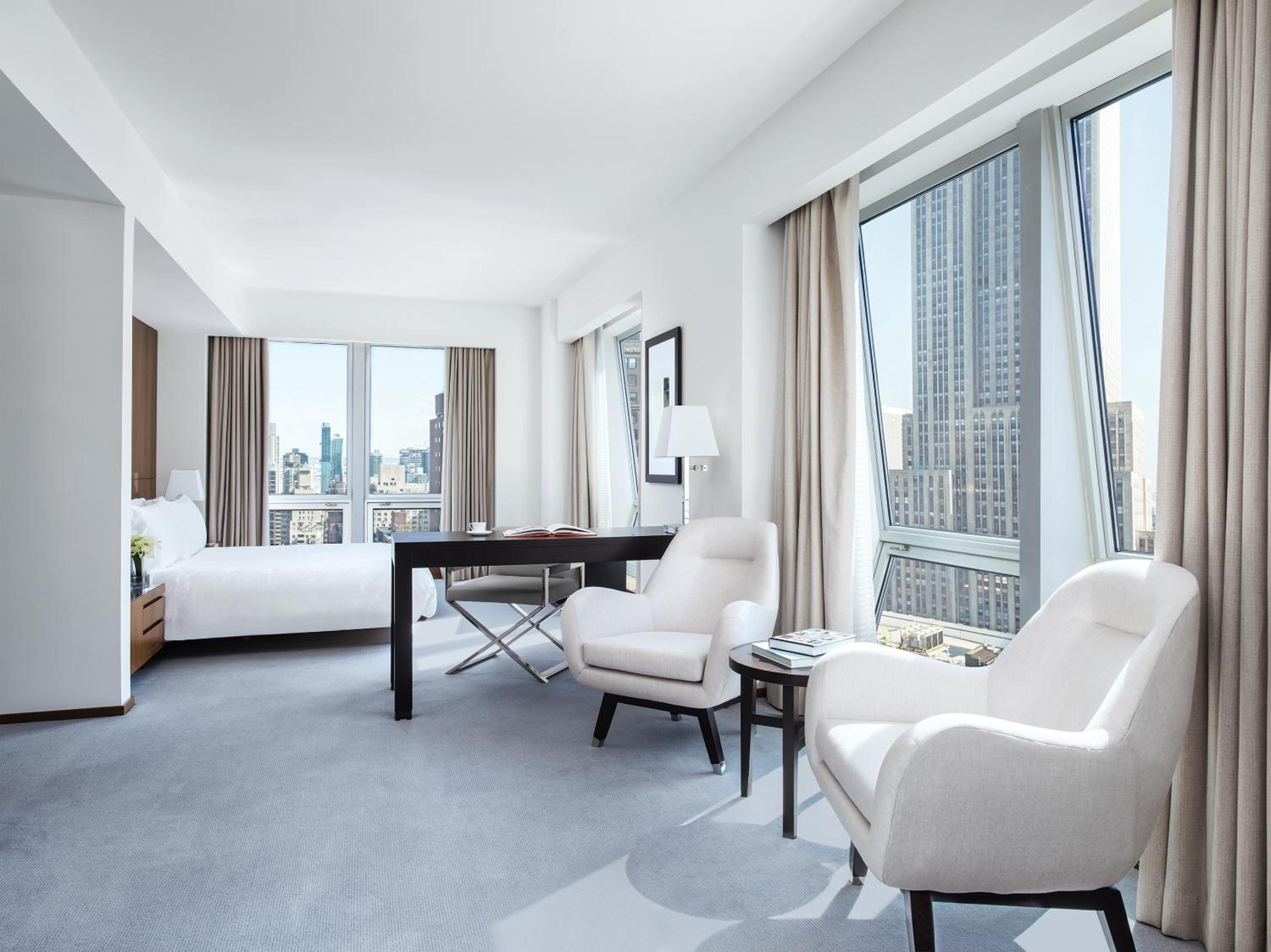Club Junior Empire State View Suite