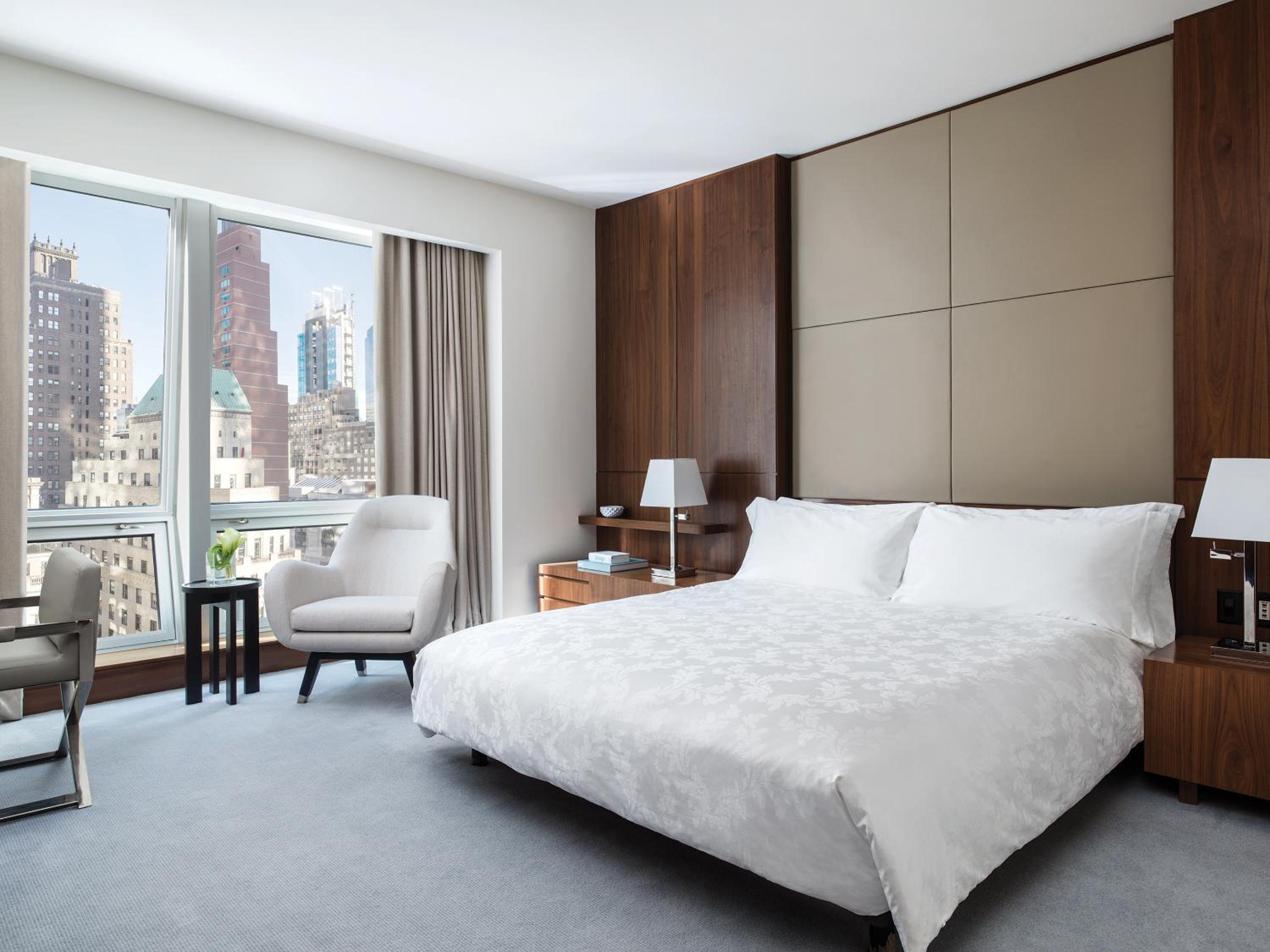 Deluxe Room with King Bed