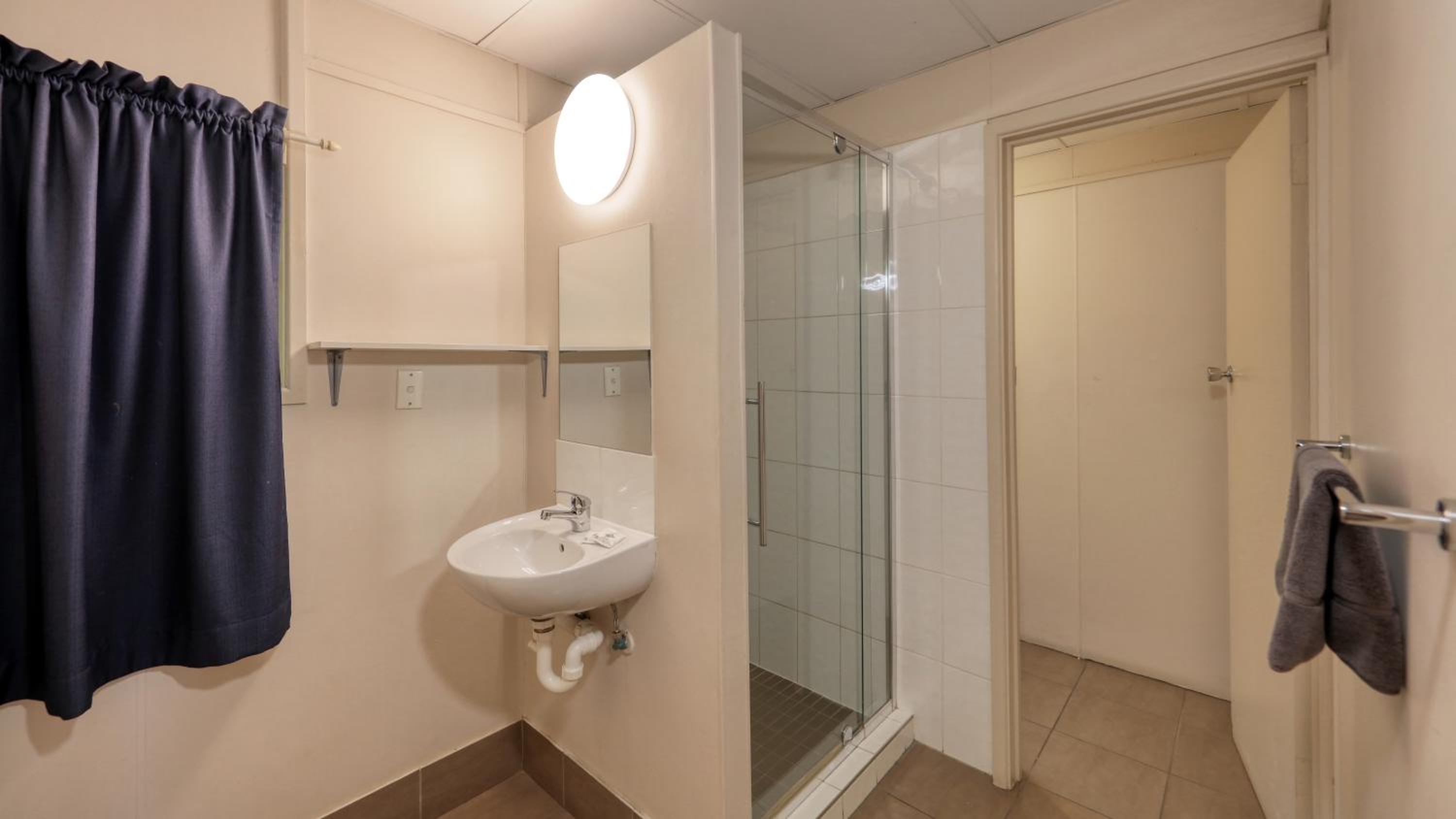 Budget Double Room photo 2