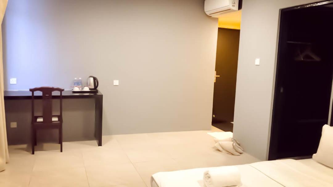 Family Room - Photo 6