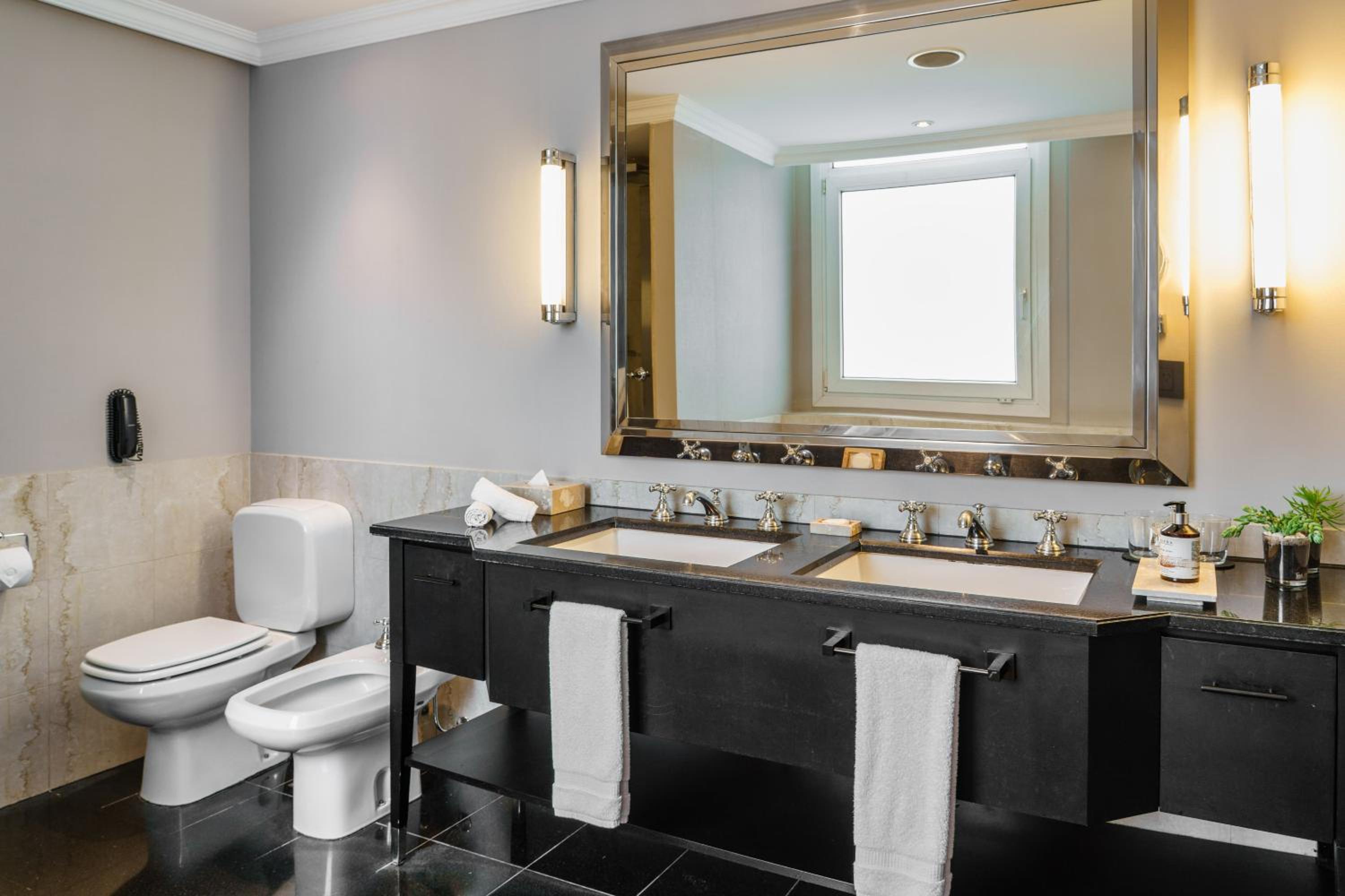 Junior Suite thumbnail 6