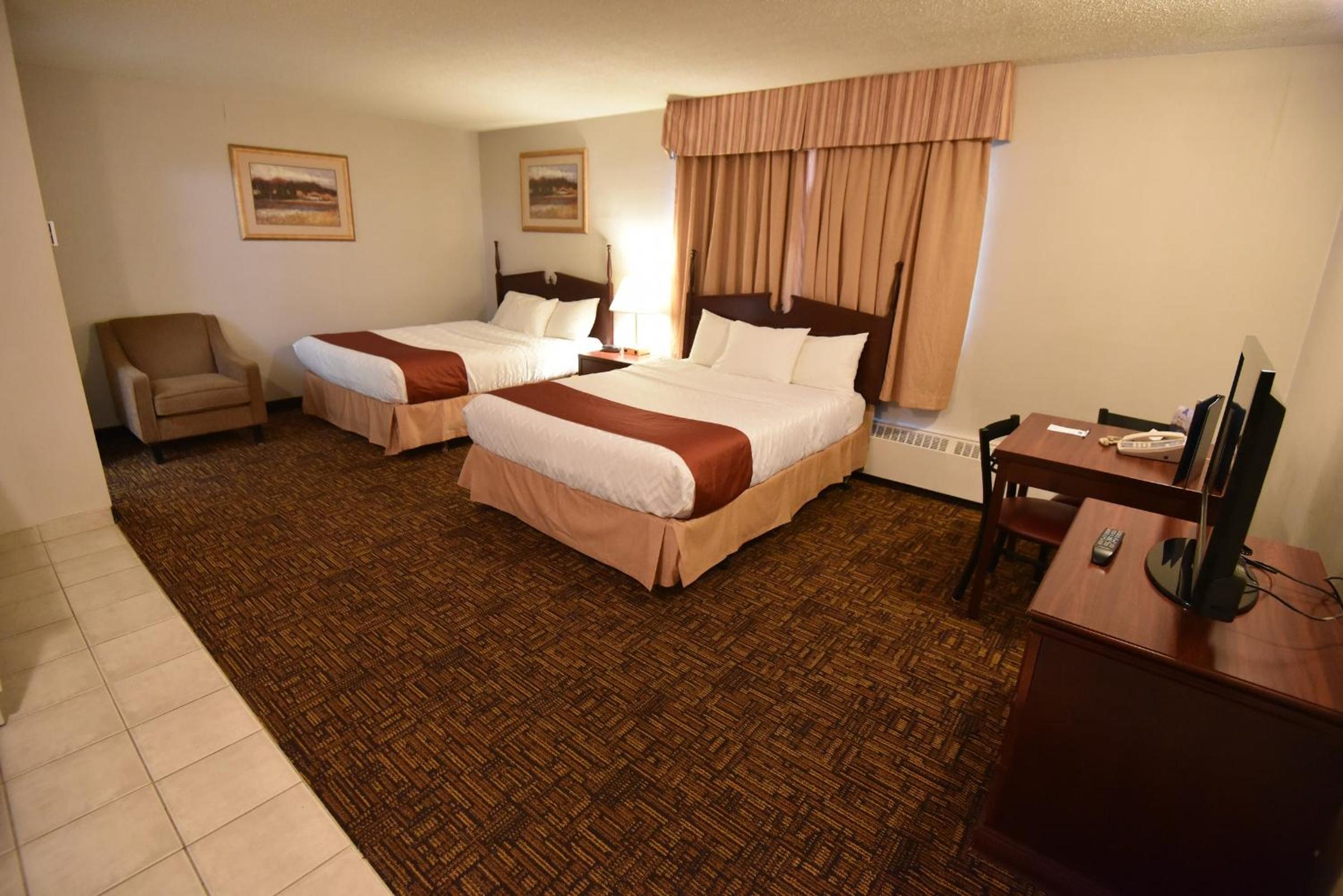 Deluxe King Room - Non-Smoking - Photo 1