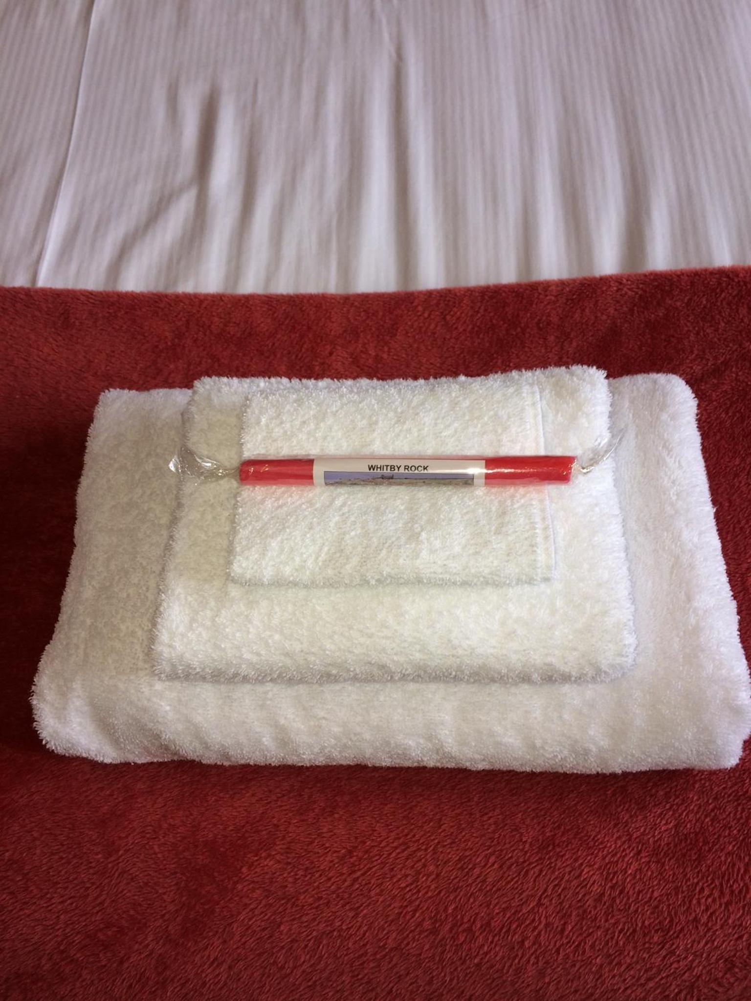 Deluxe Double Room with Shower - Photo 4