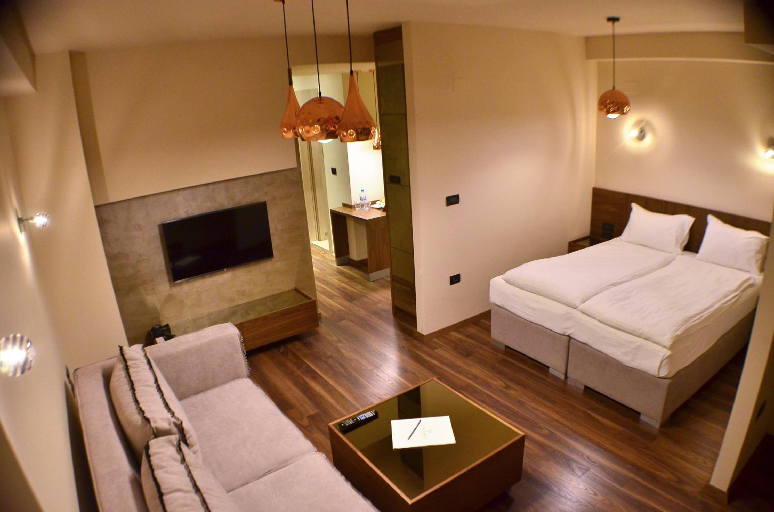 Premier One-Bedroom Apartment - Photo 14