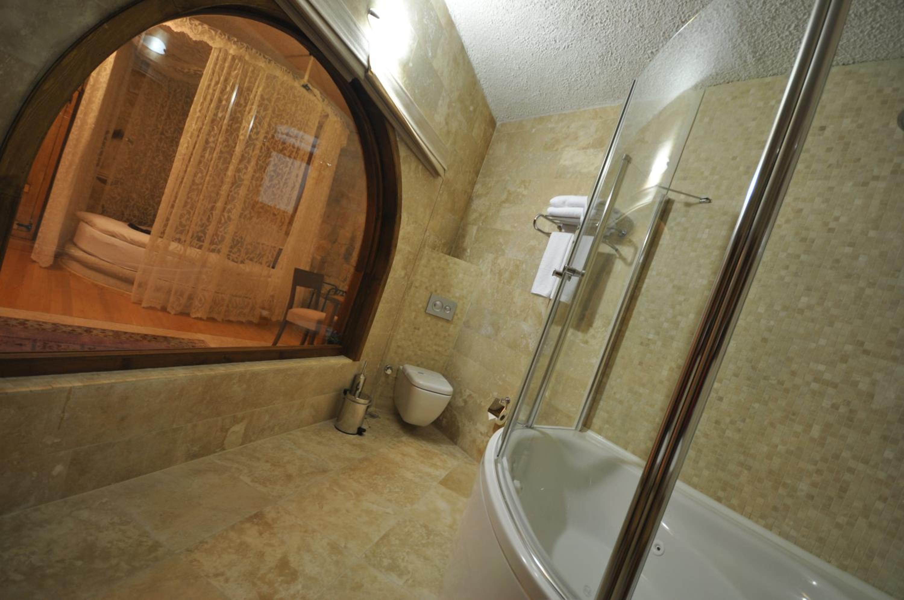 Suite with Hot Tub