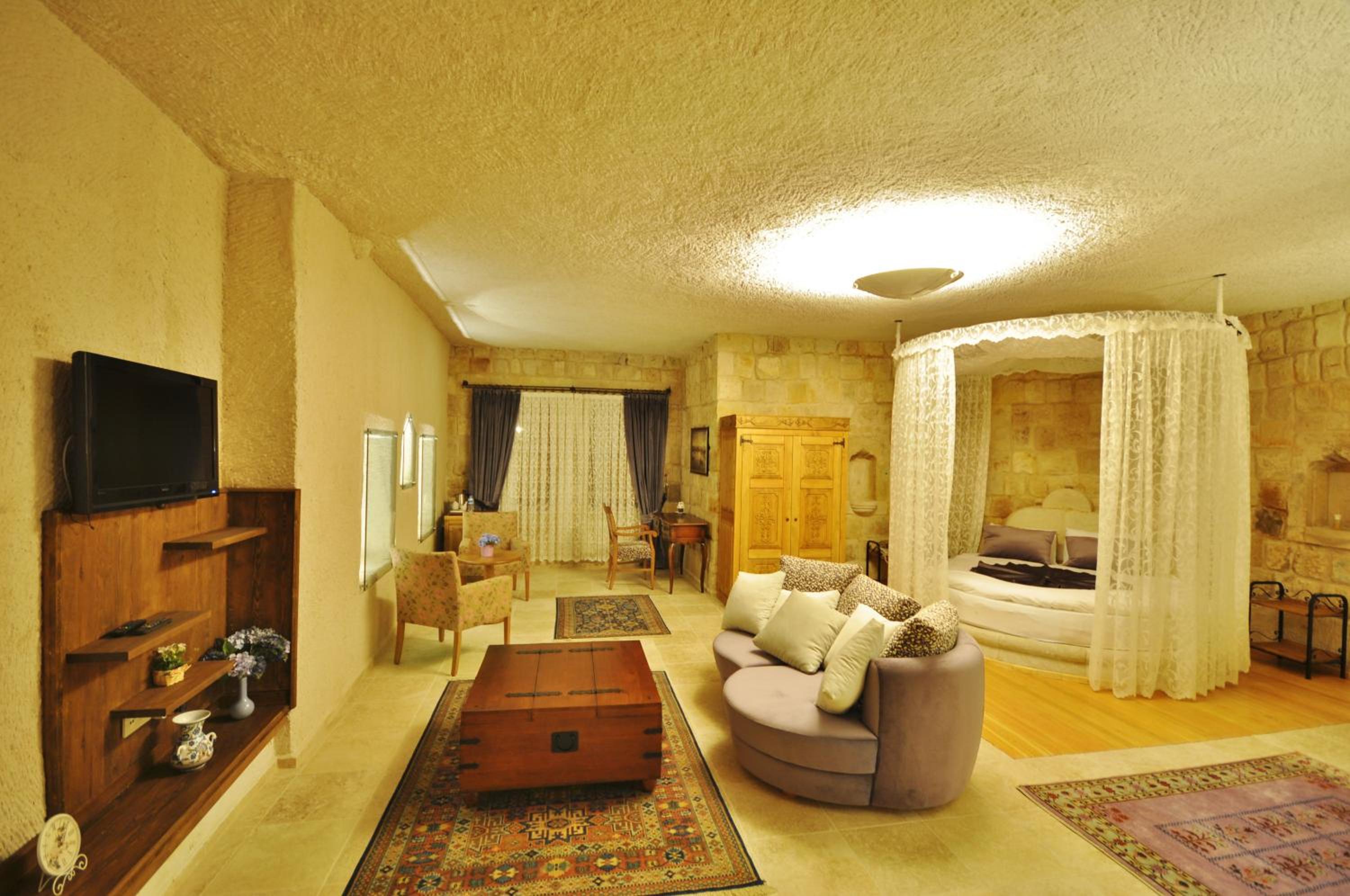 Suite with Hot Tub