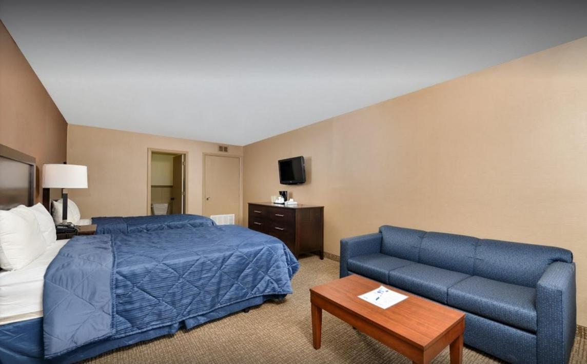 Queen Room - Non-Smoking photo 1