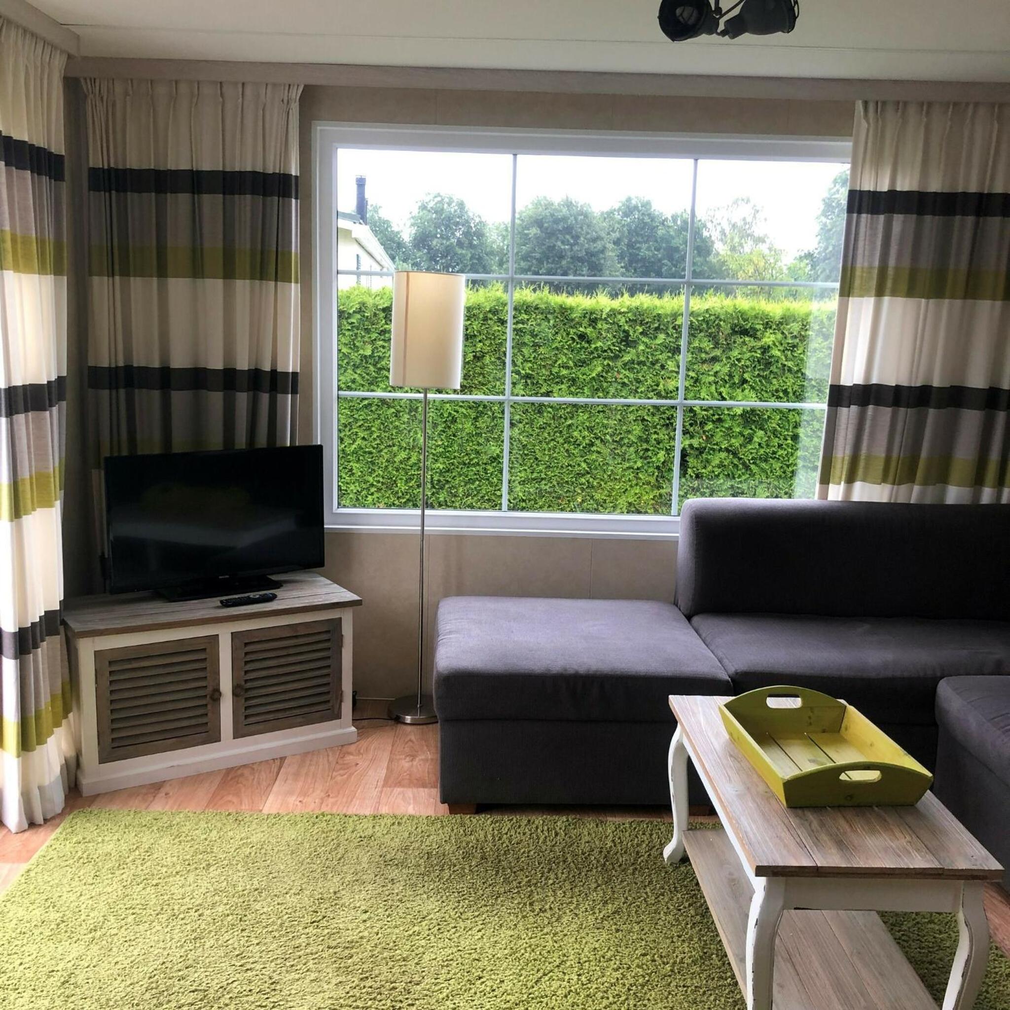 Two-Bedroom House - Photo 2