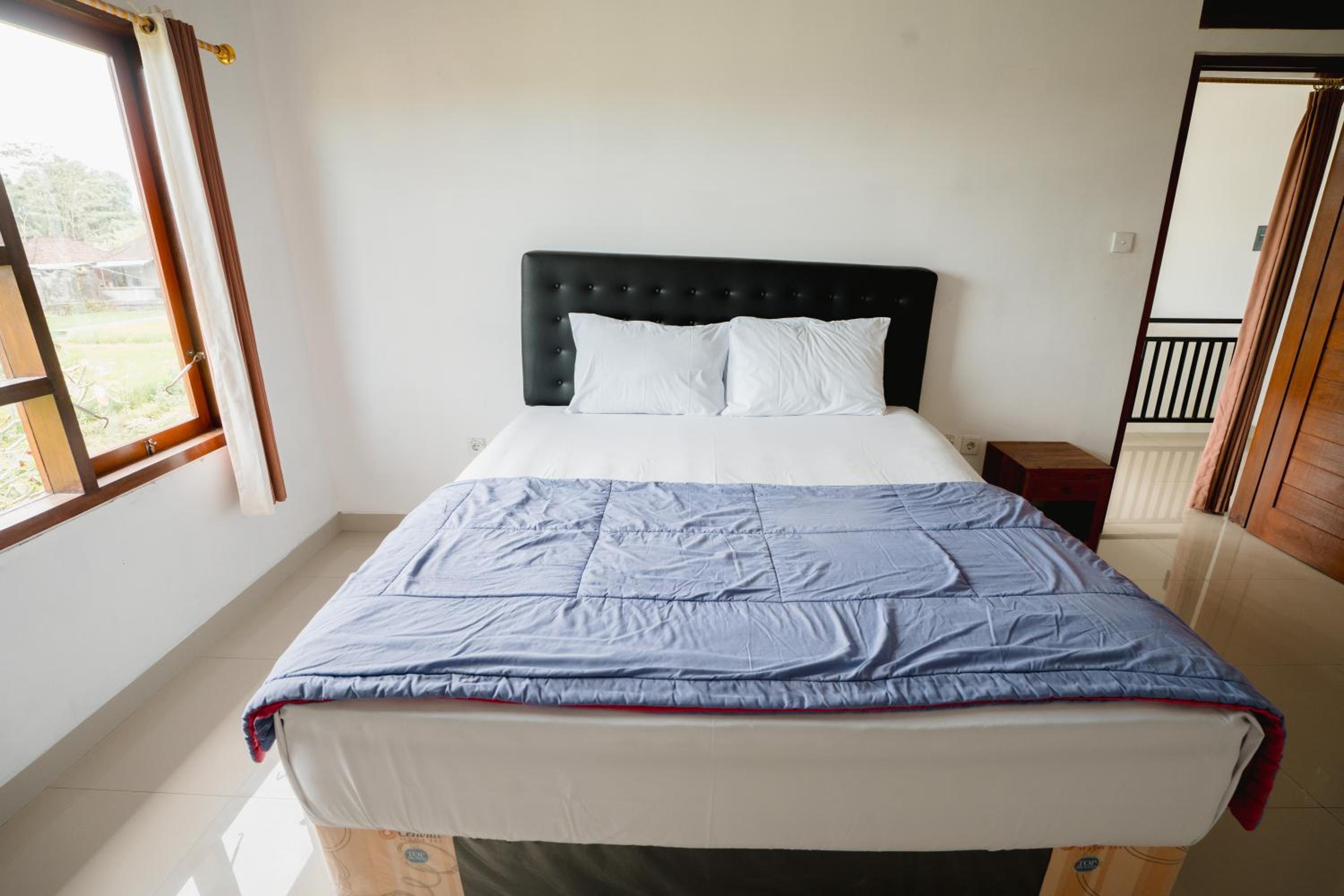 Deluxe Room - Photo 10