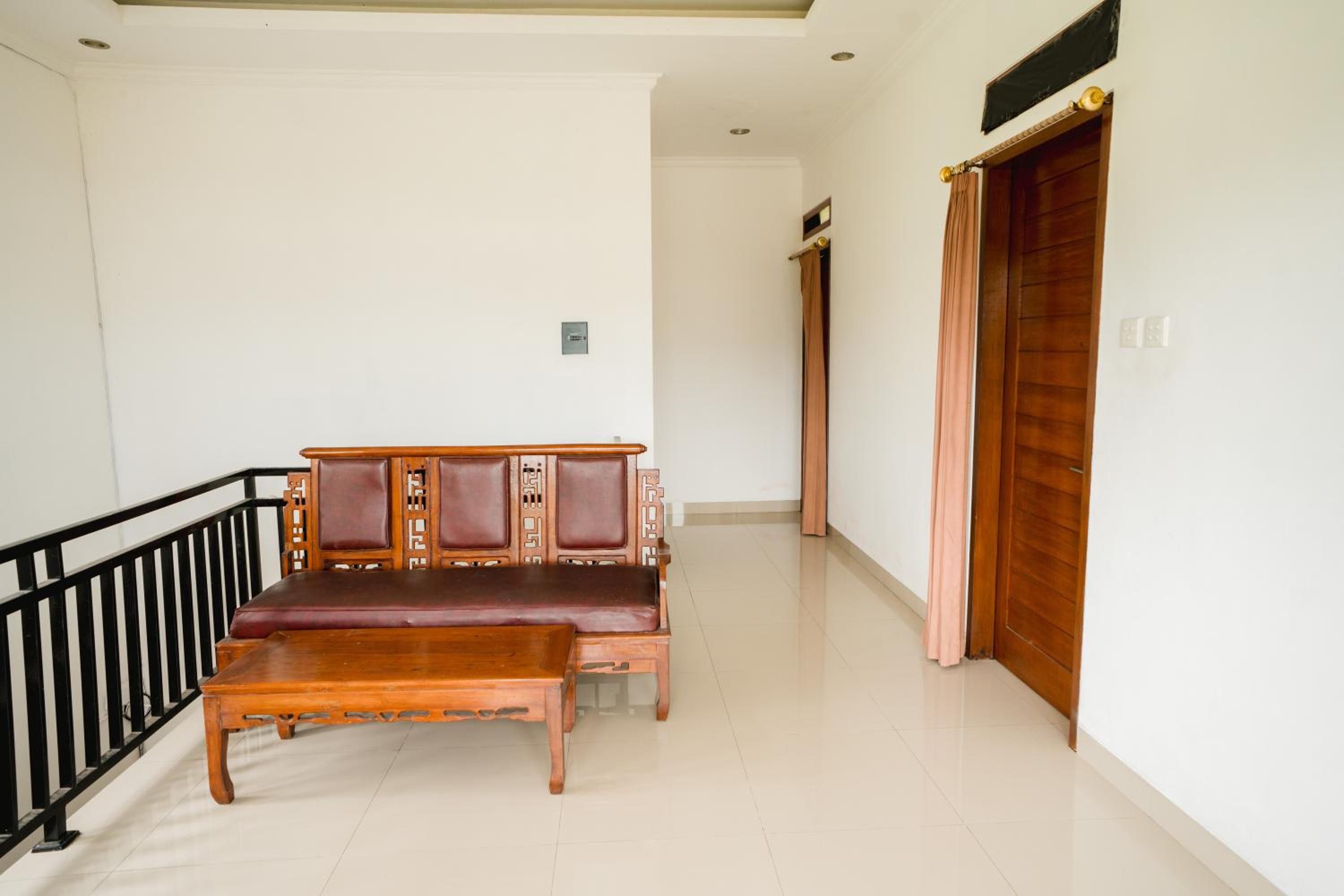 Deluxe Room - Photo 9