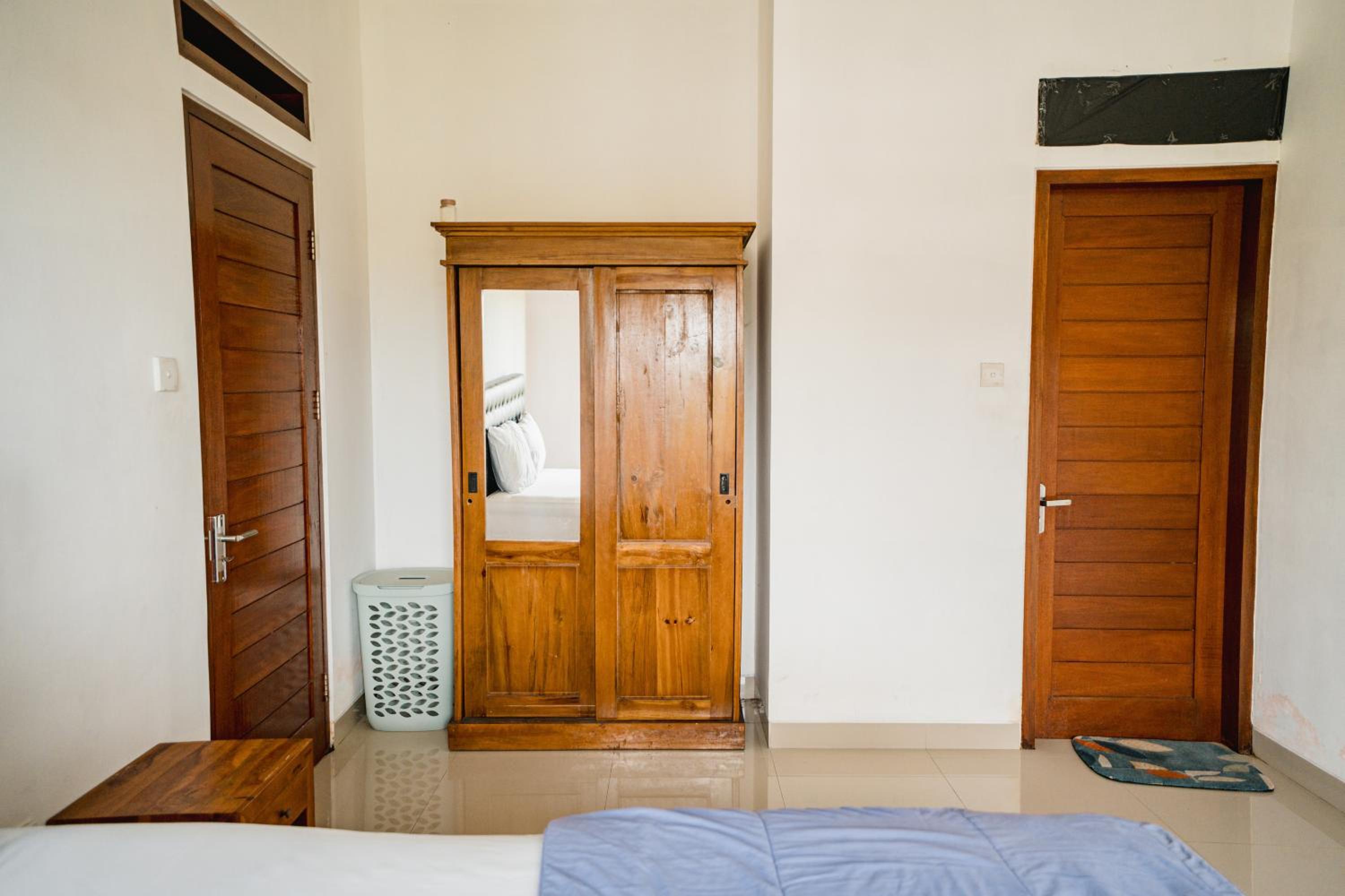 Deluxe Room - Photo 13