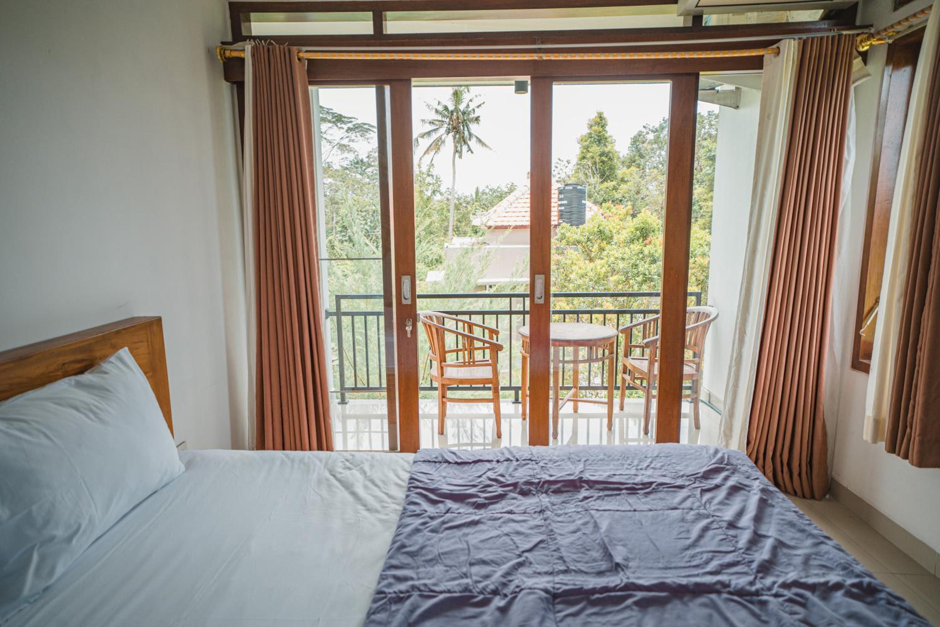 Deluxe Room - Photo 12