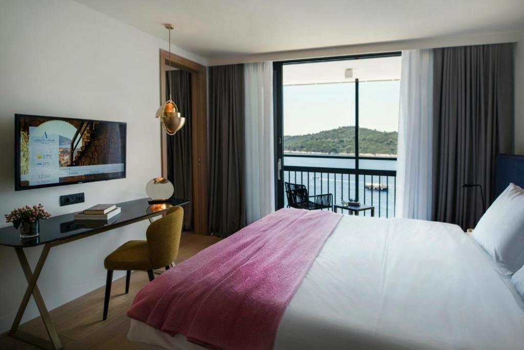 Spring Suite Special - return airport transfer included
